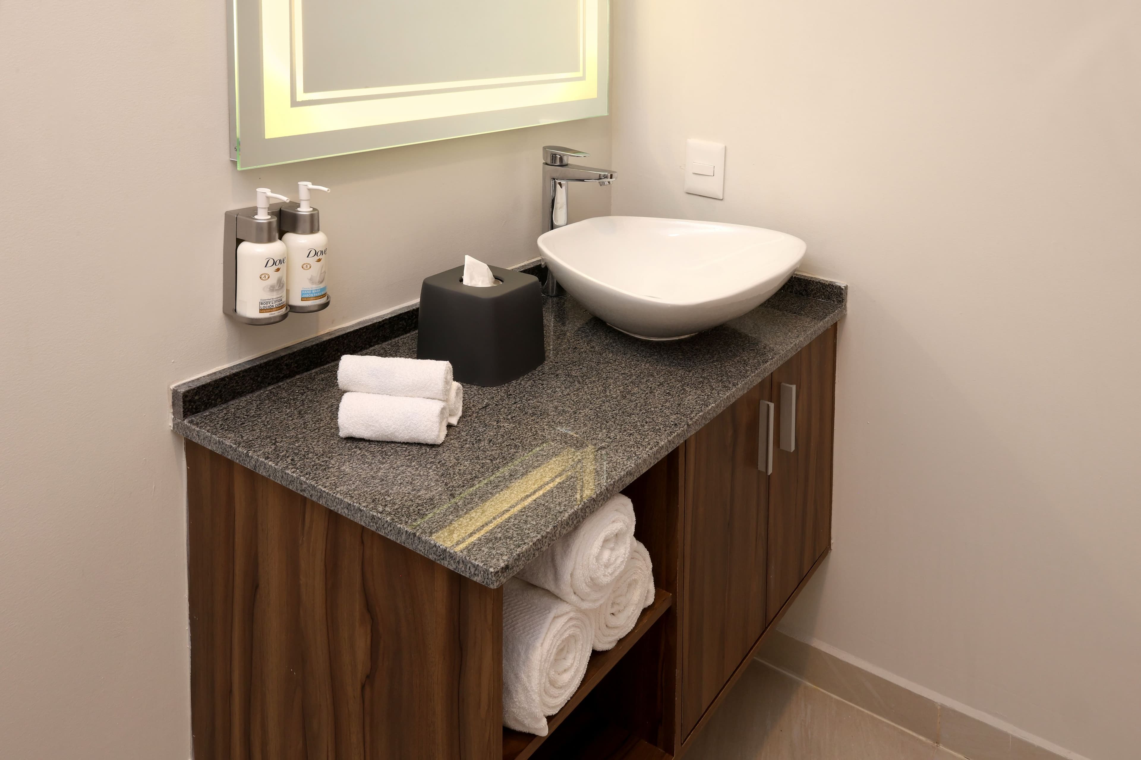 Standard Room - Image 7