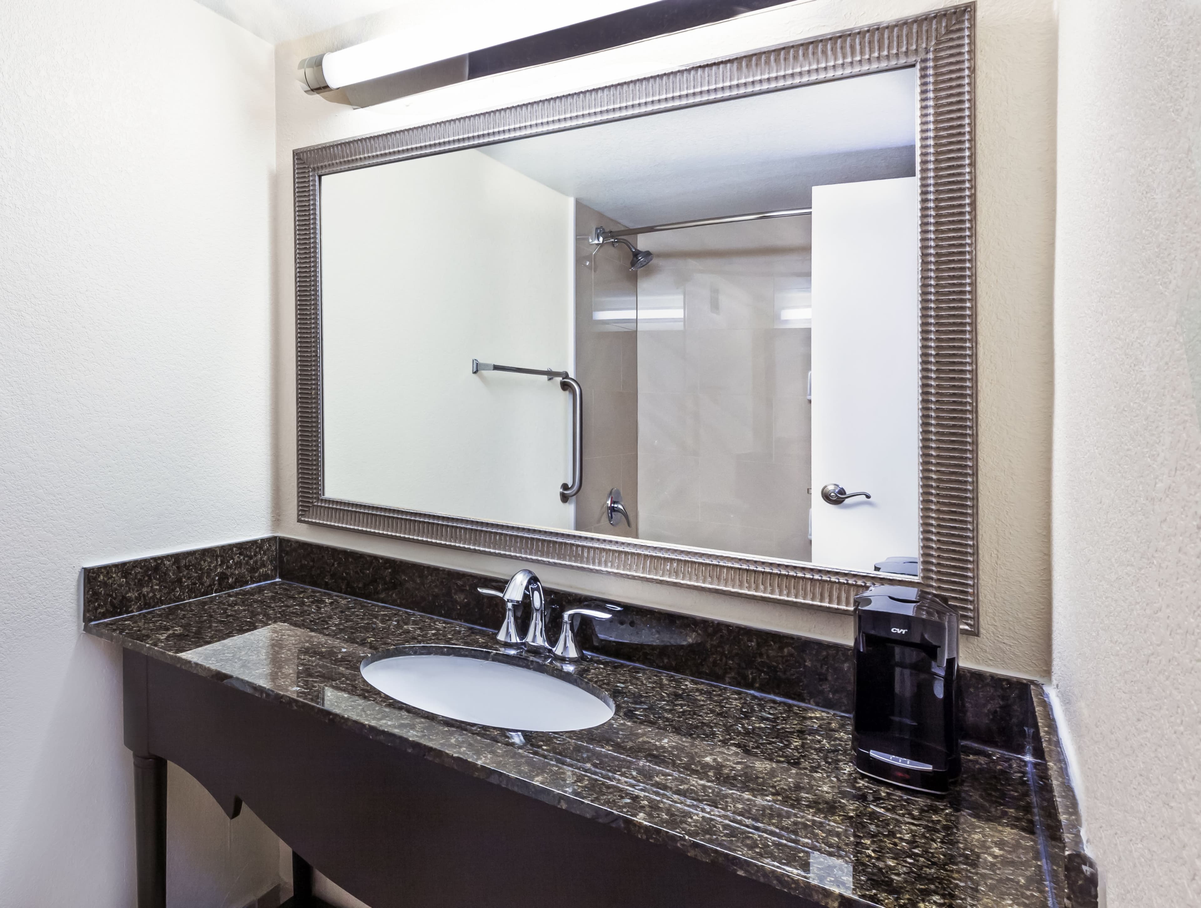 Holiday Inn Tyler - Conference Center — 6