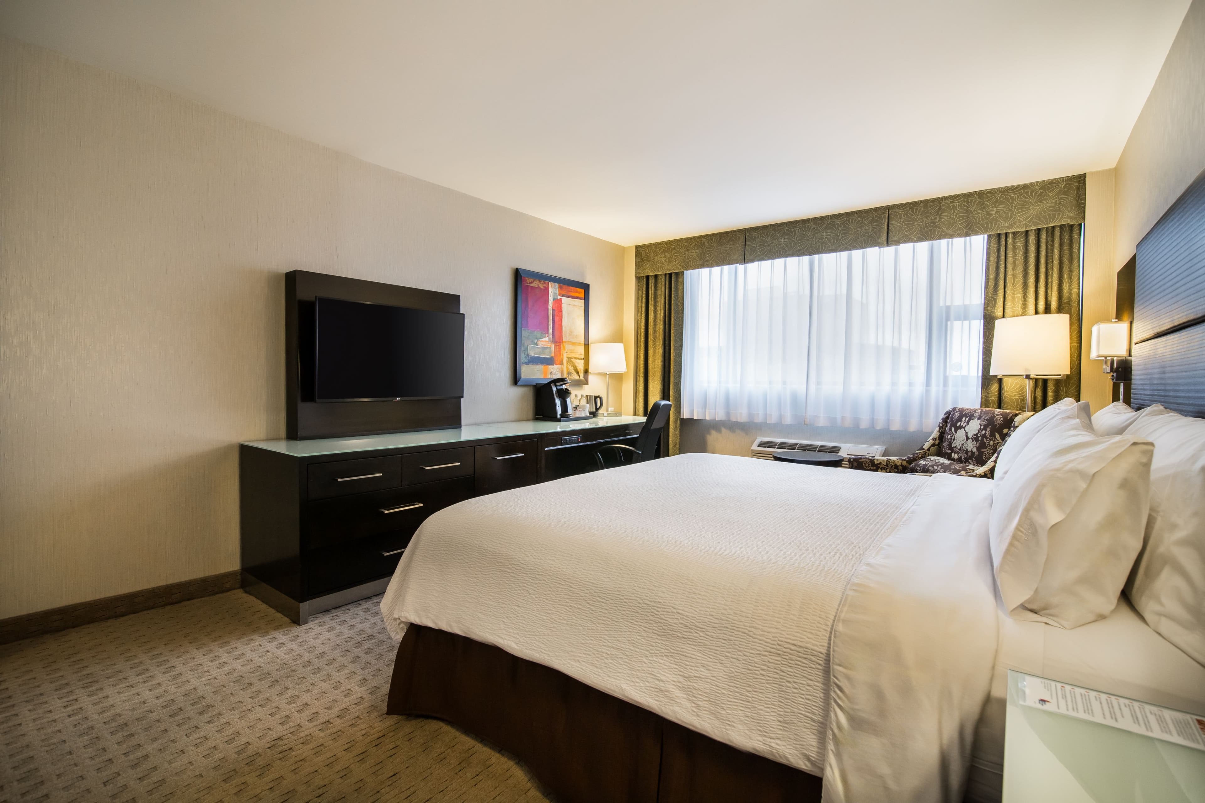 Holiday Inn Vancouver-Centre (Broadway) — 7