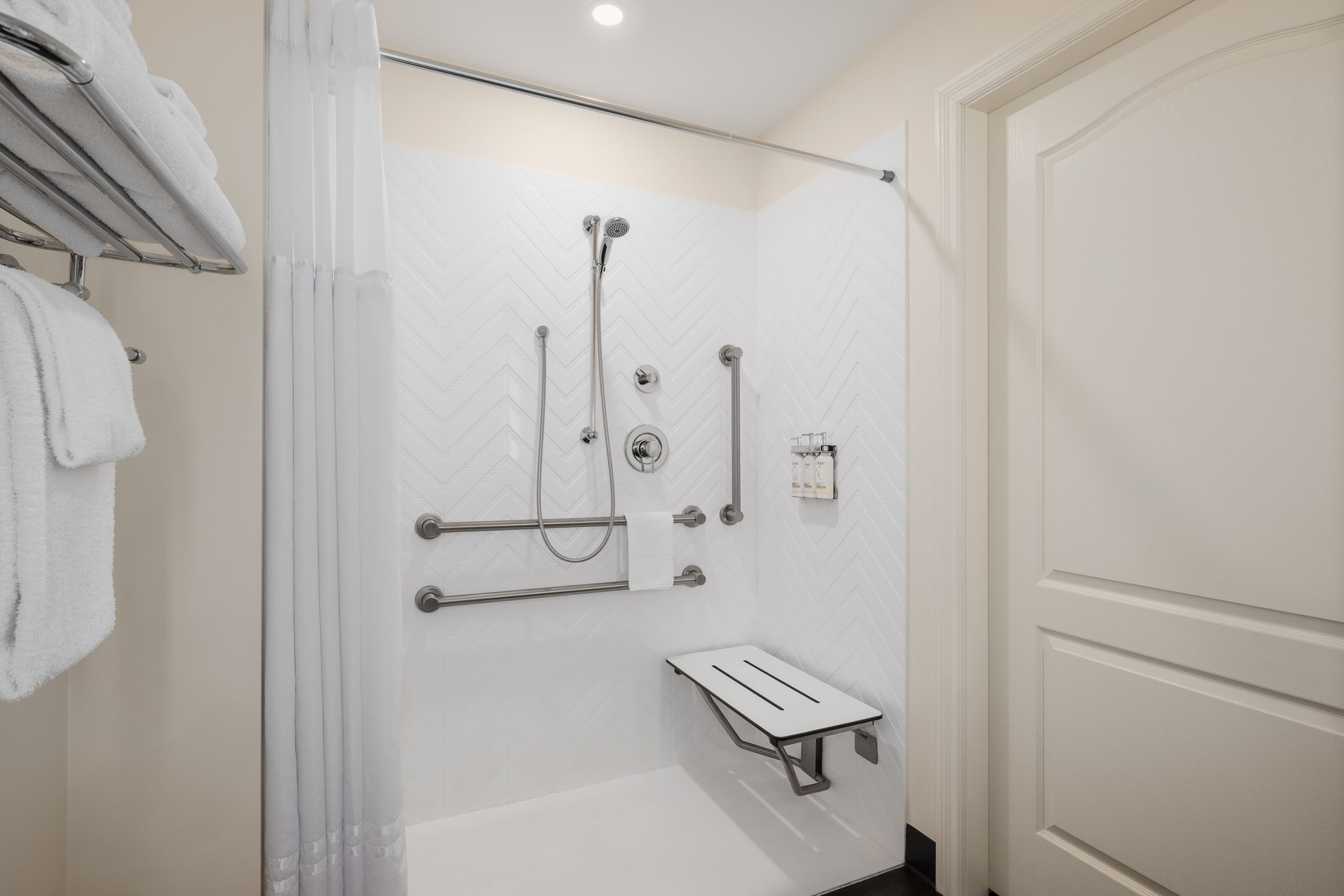 Holiday Inn Victoria – Elk Lake — 9