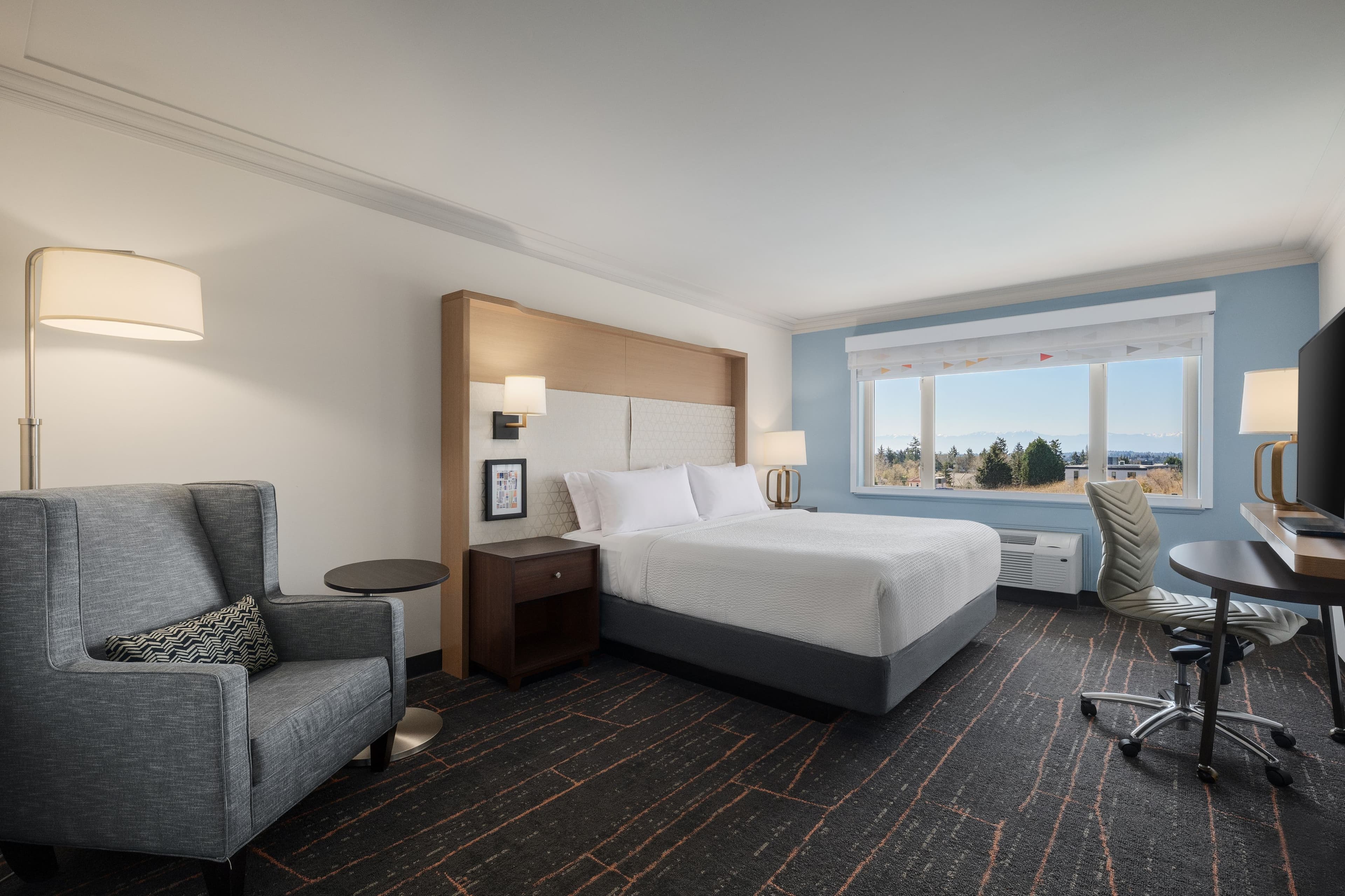 Holiday Inn Victoria – Elk Lake - Image 5