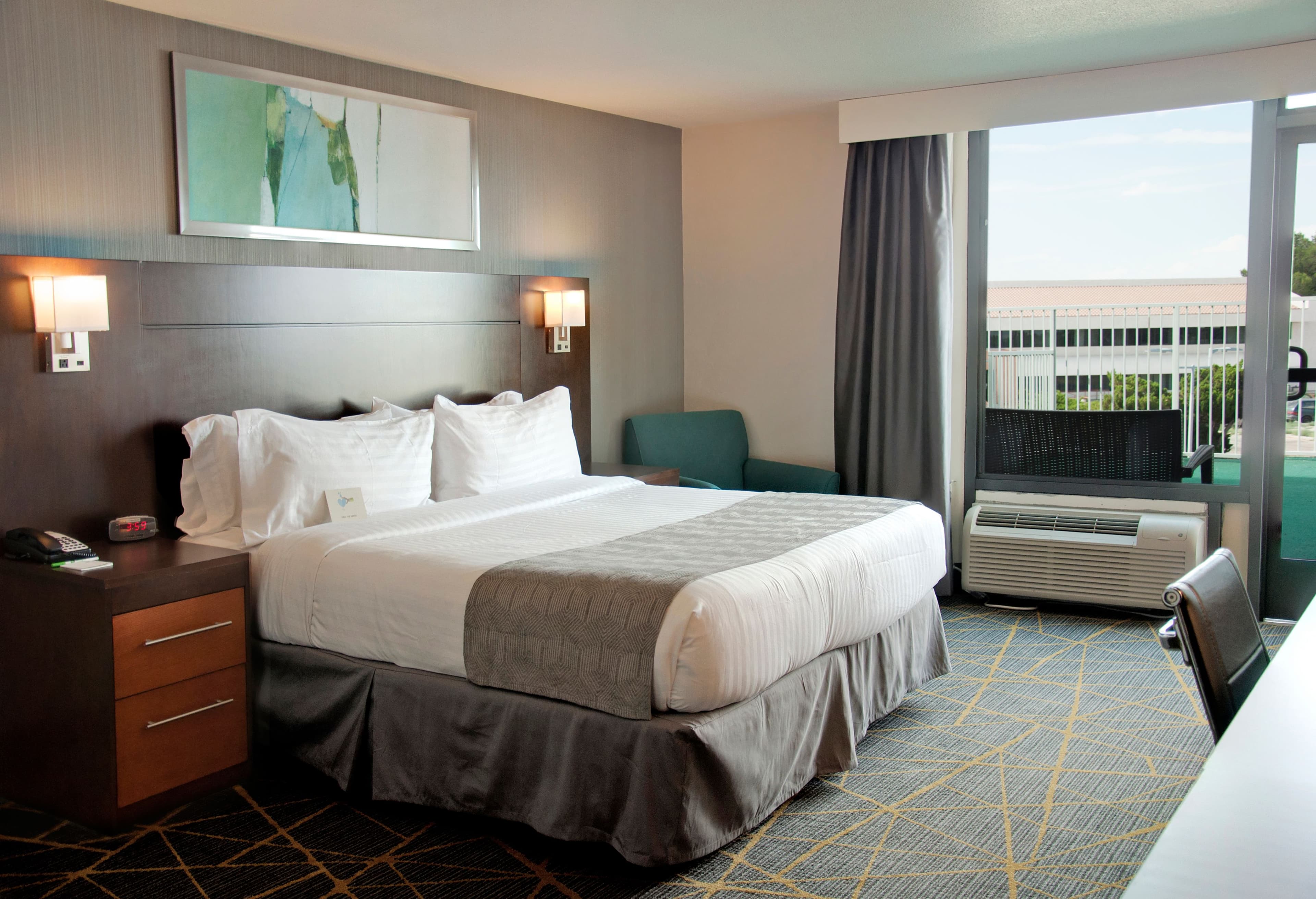 Holiday Inn Victorville - Image 5