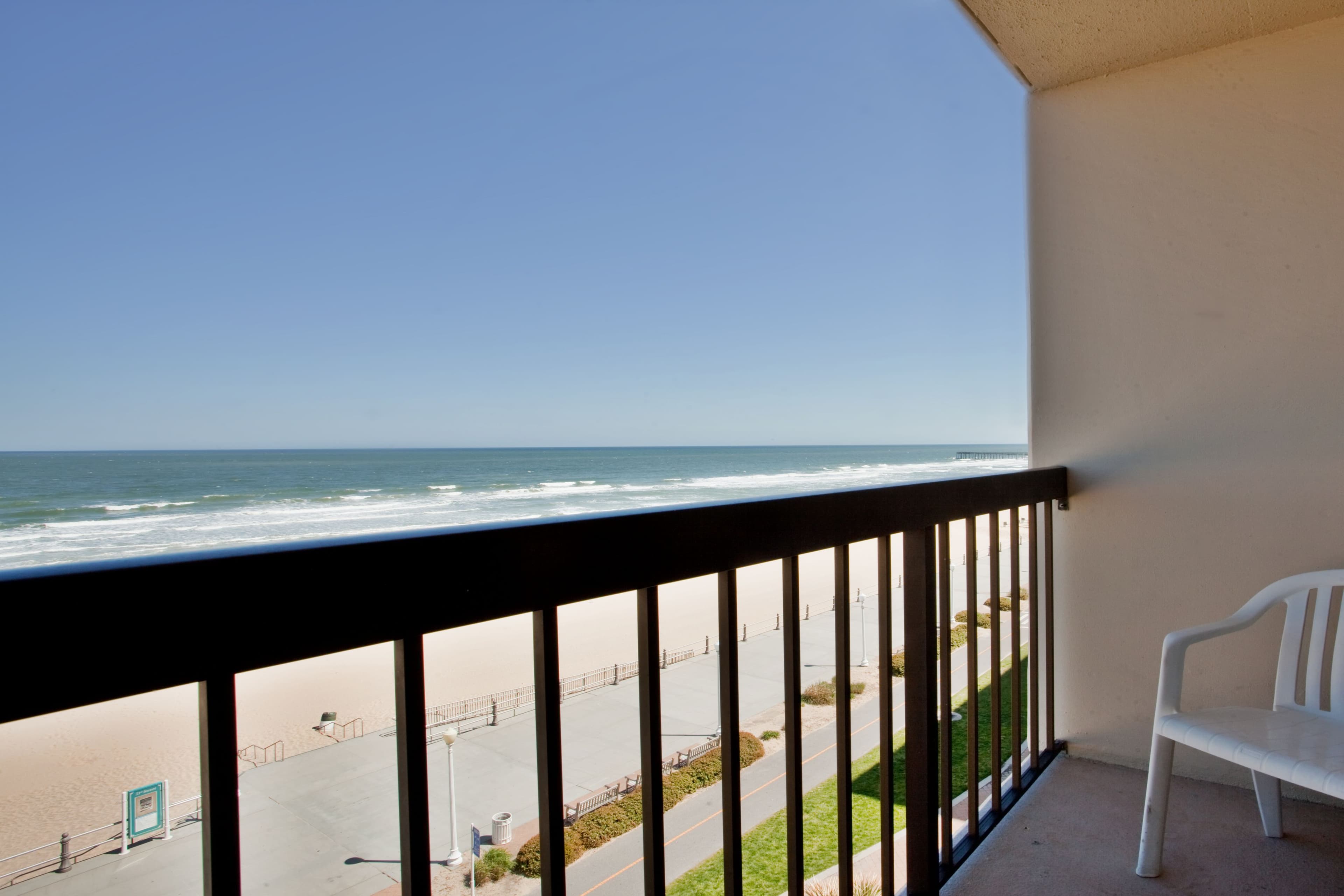 Holiday Inn Va Beach-Oceanside (21st St) — 6