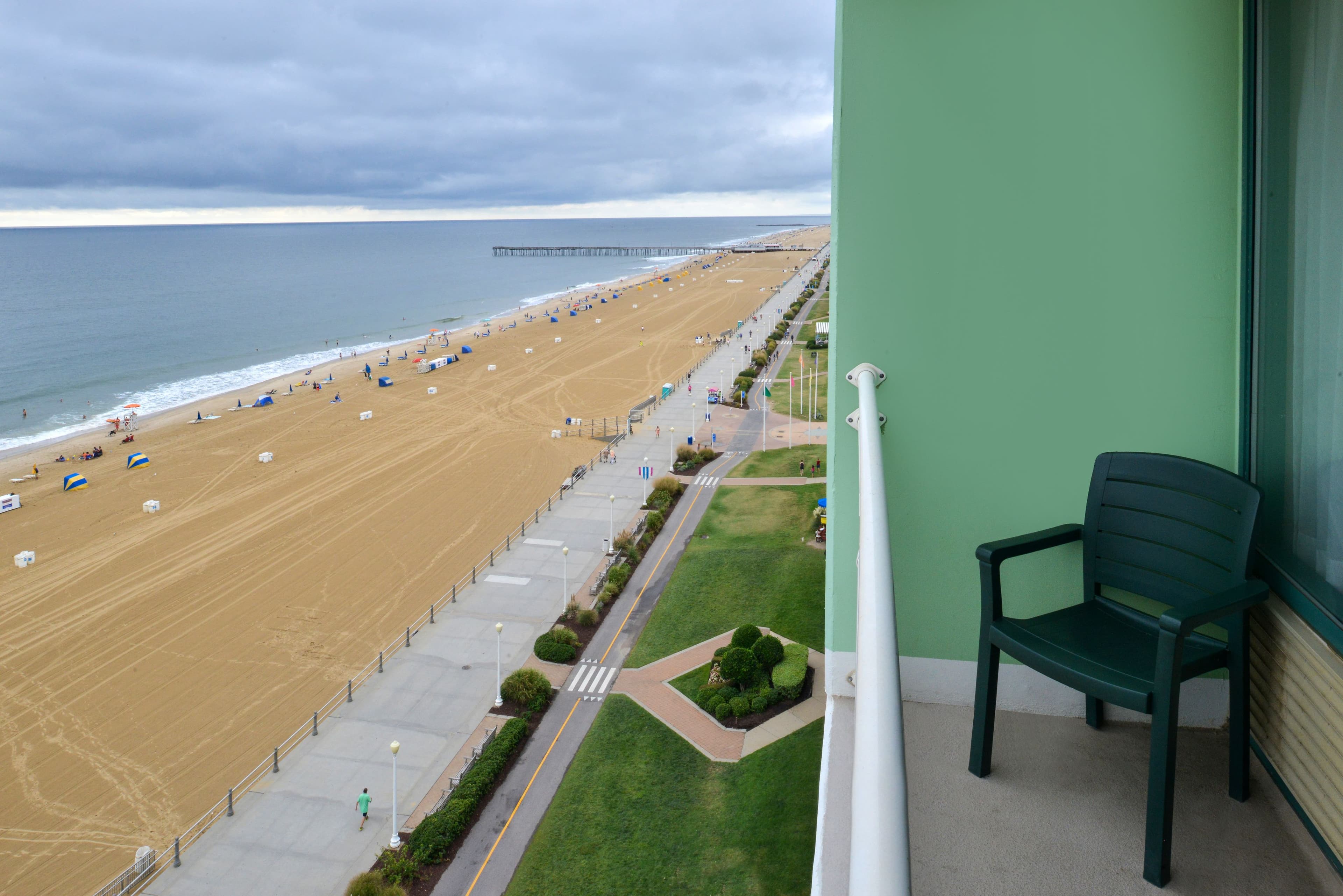 Holiday Inn Va Beach-Oceanside (21st St) - Image 3