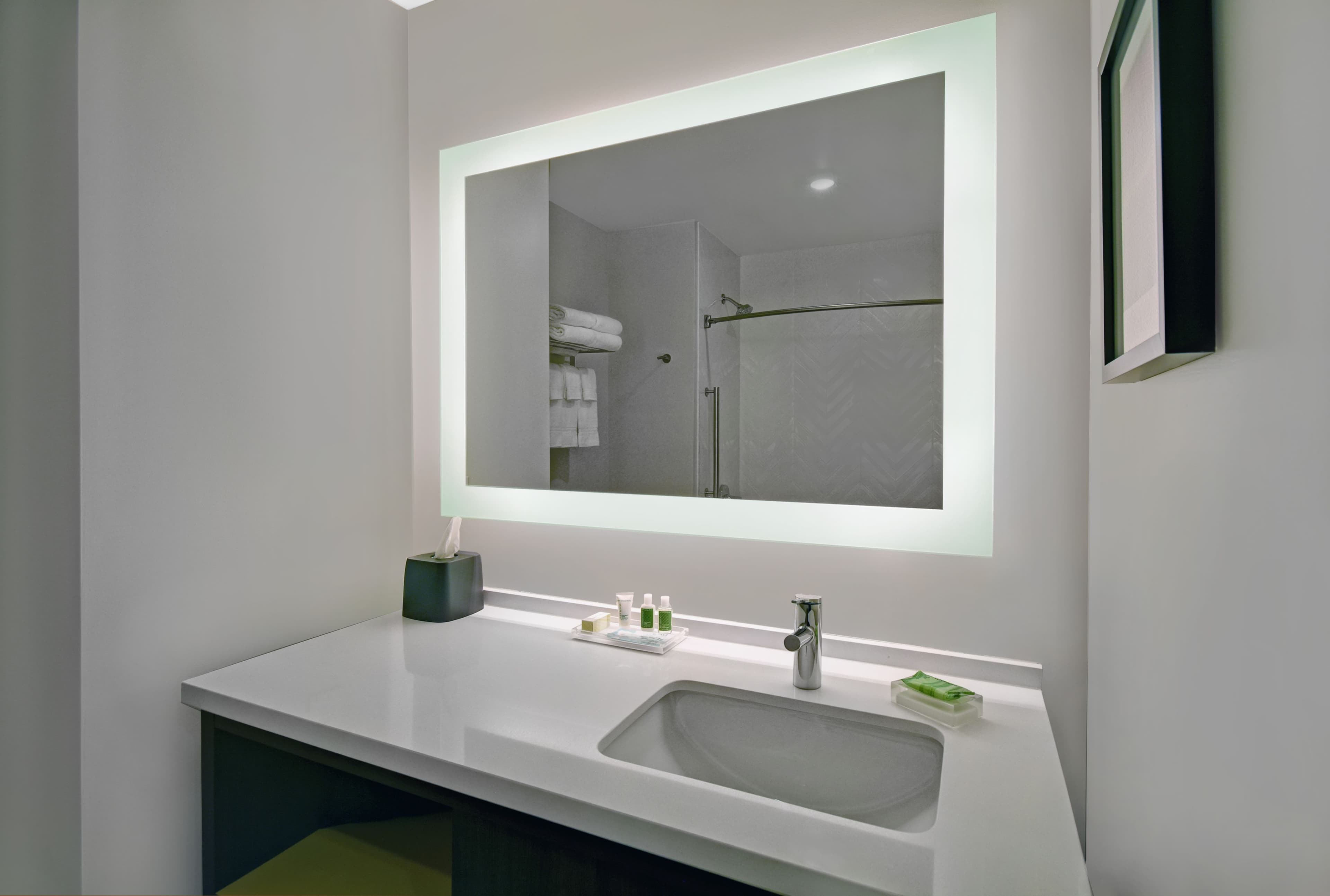 Holiday Inn Grand Rapids North - Walker — 37