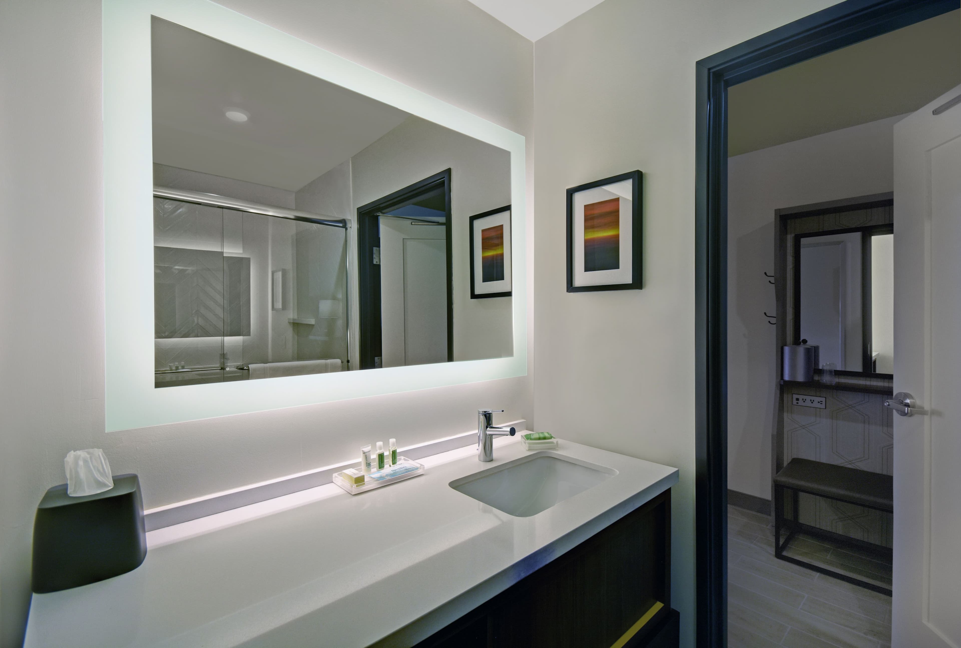 Holiday Inn Grand Rapids North - Walker — 6
