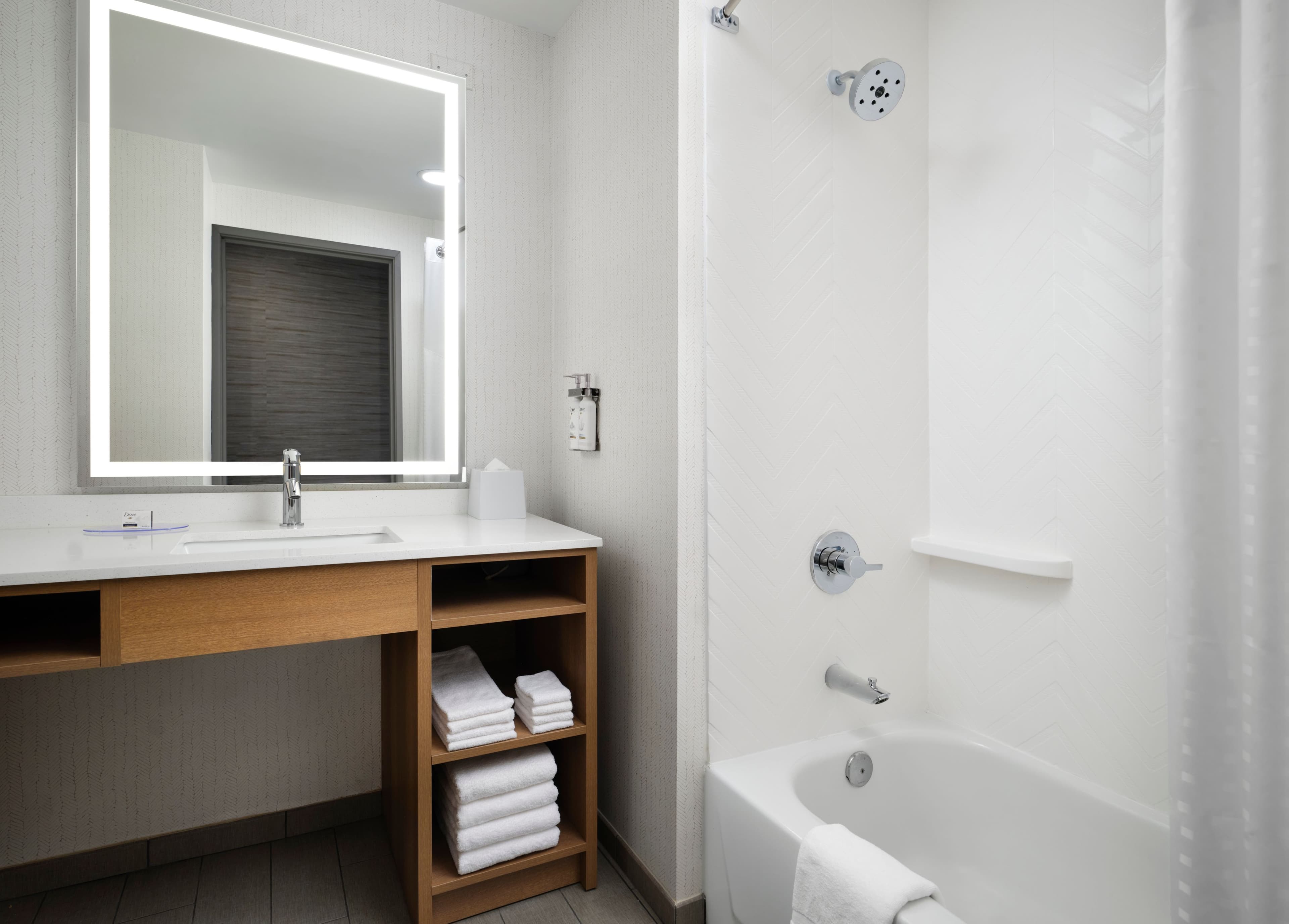 Holiday Inn Cincinnati - Liberty Way - Image 2
