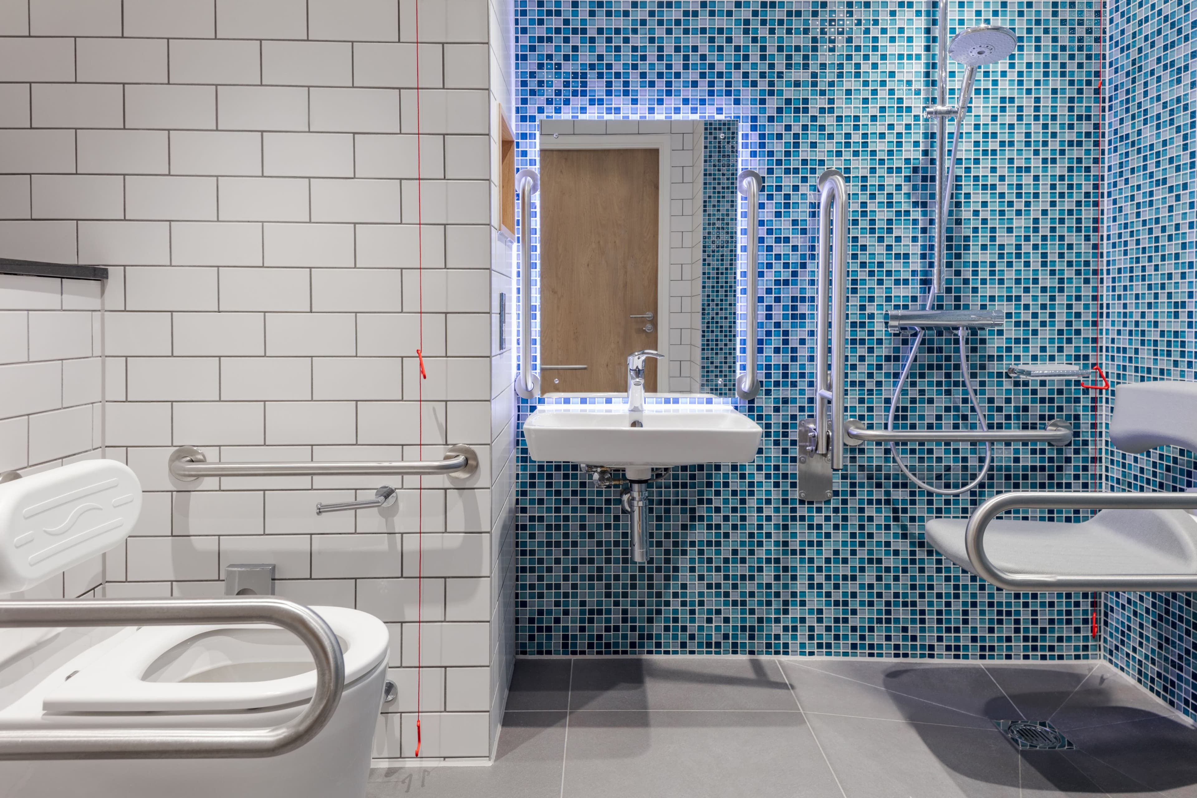 Holiday Inn London - Heathrow Bath Road — 7