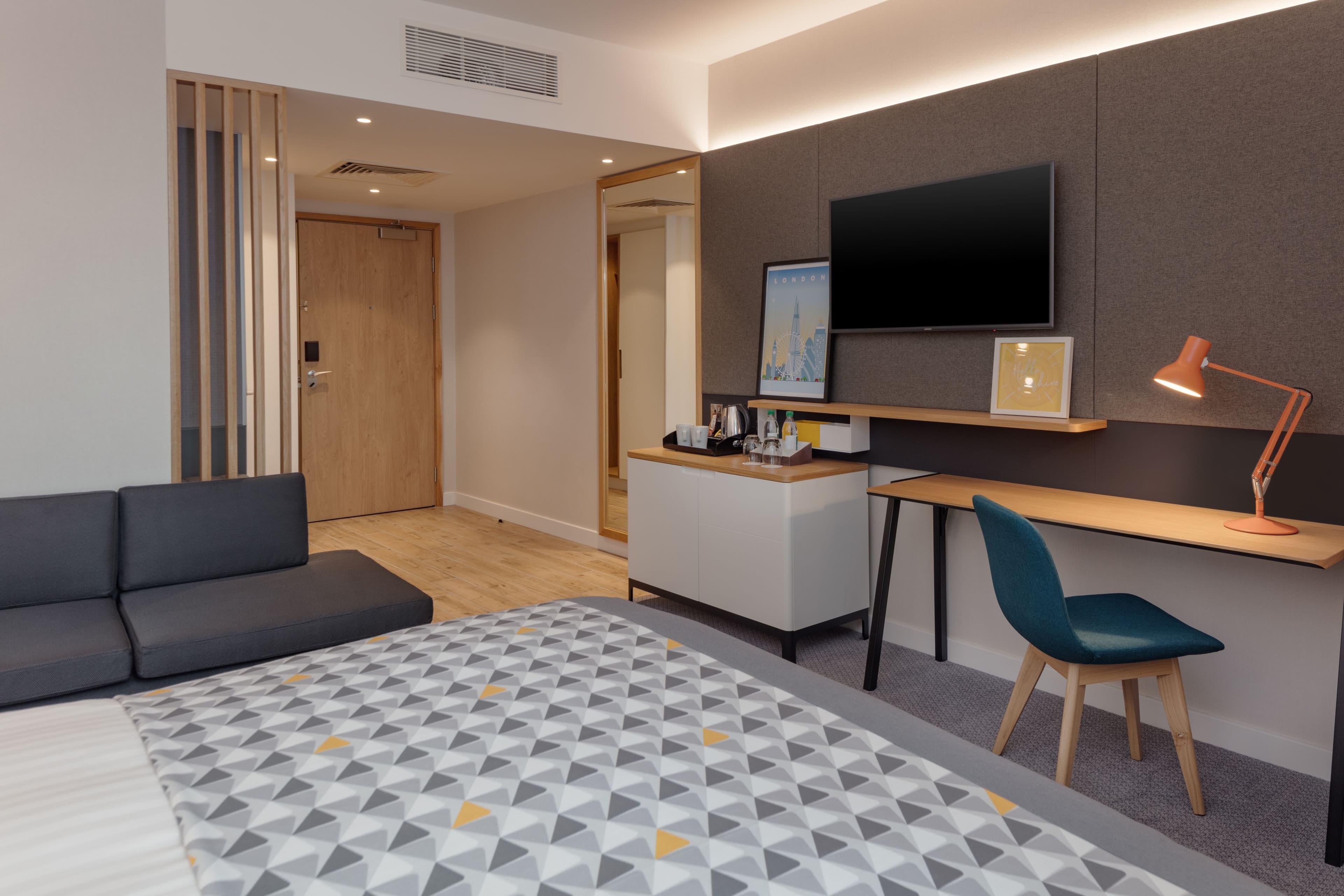Holiday Inn London - Heathrow Bath Road — 12