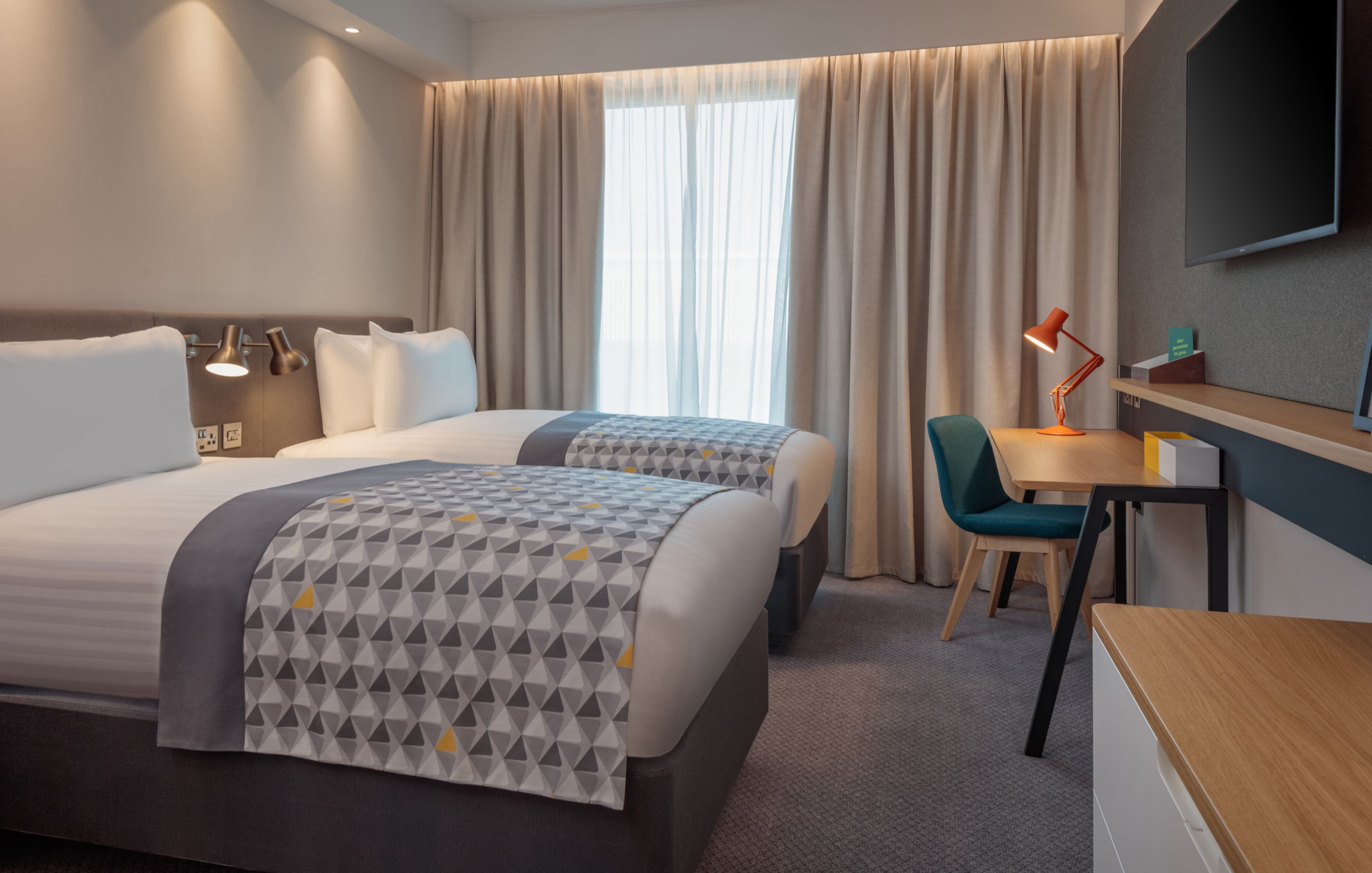 Holiday Inn London - Heathrow Bath Road — 33