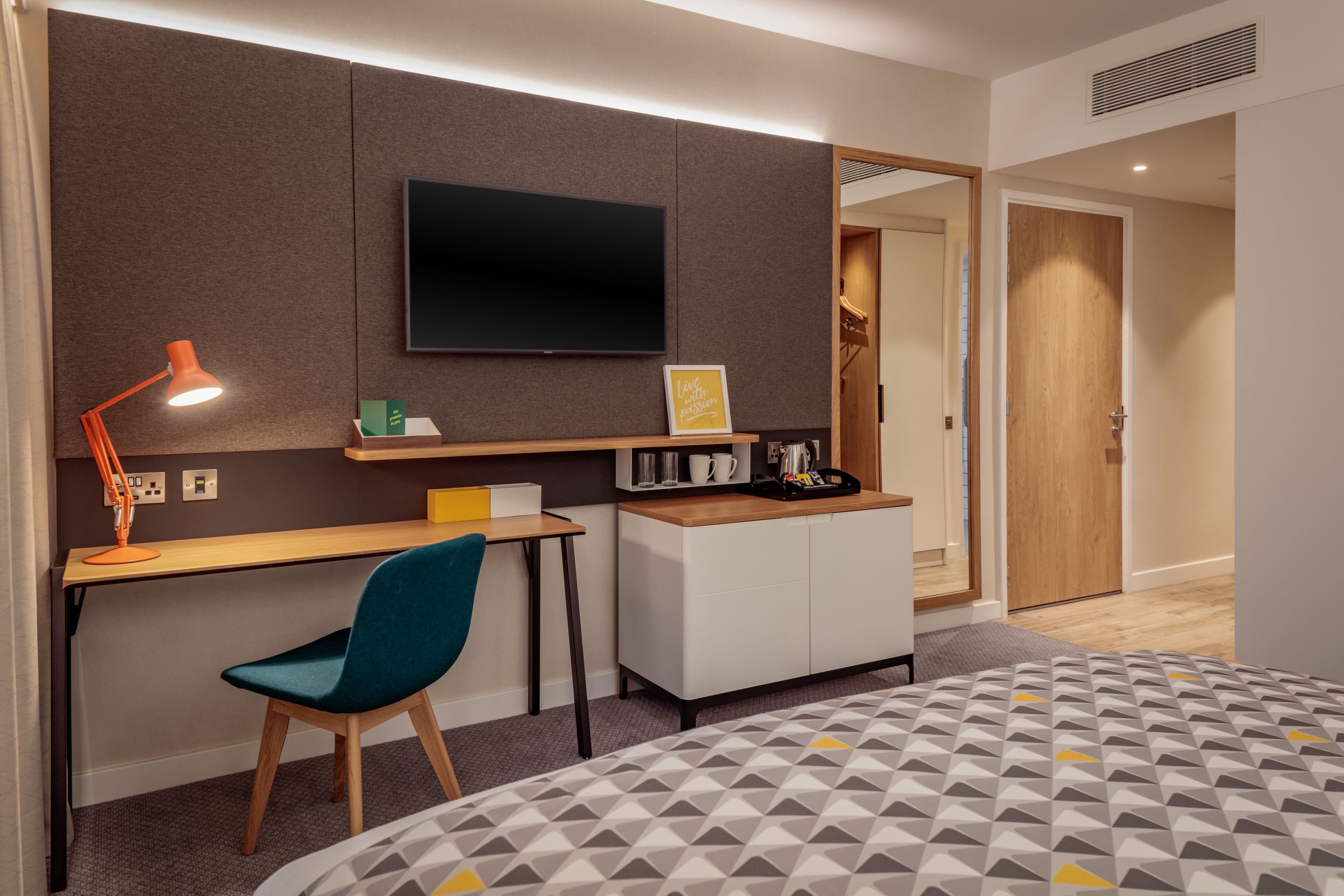 Holiday Inn London - Heathrow Bath Road — 16