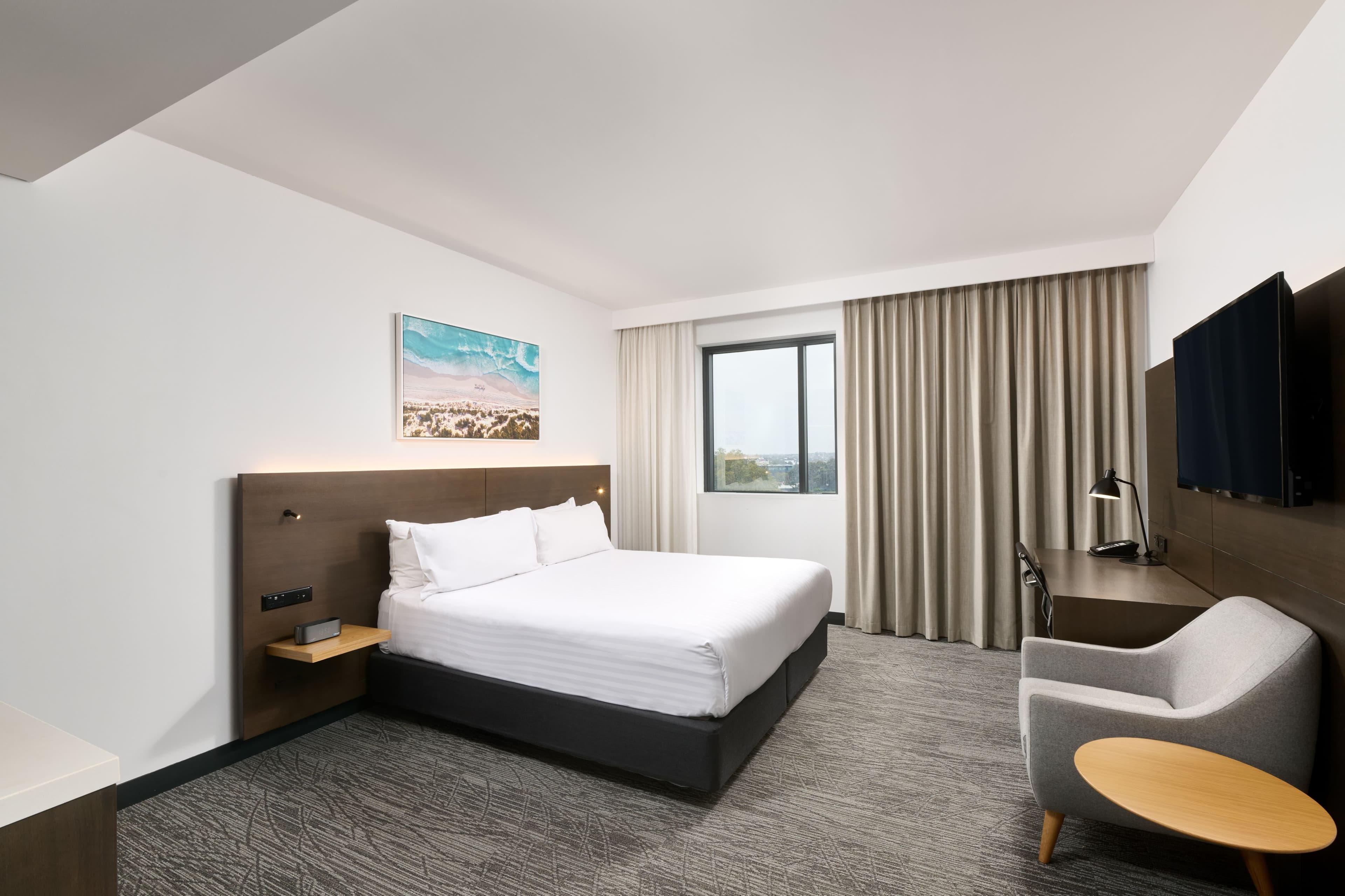Holiday Inn West Perth - Image 2