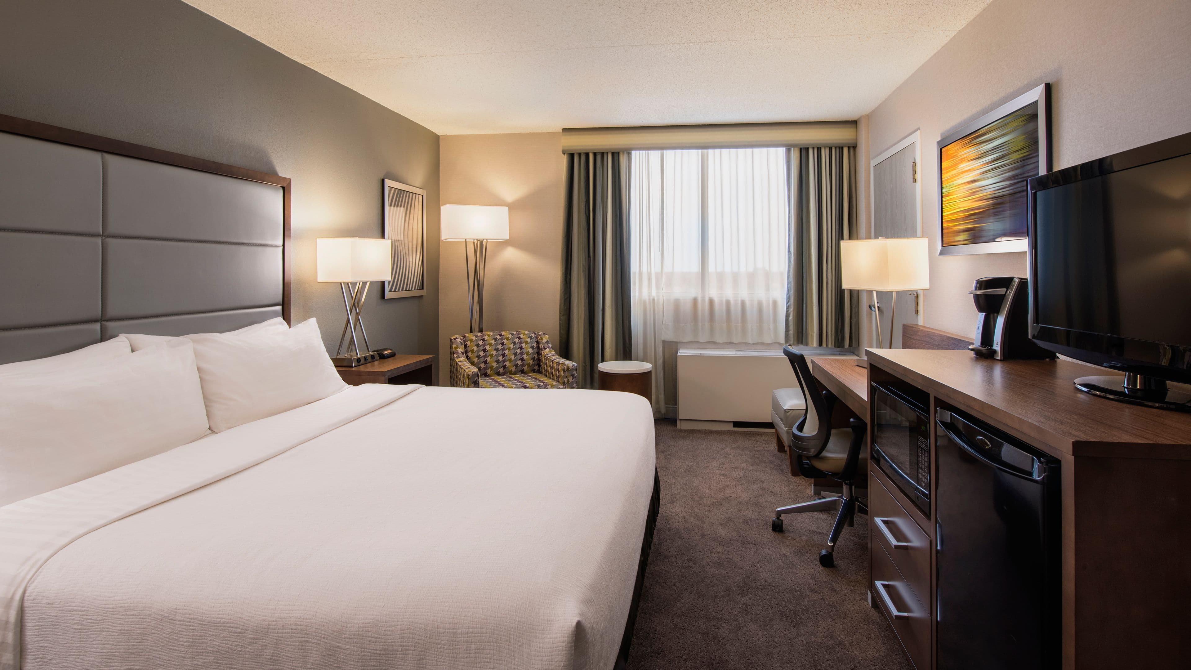 Holiday Inn Winnipeg-South - Image 3