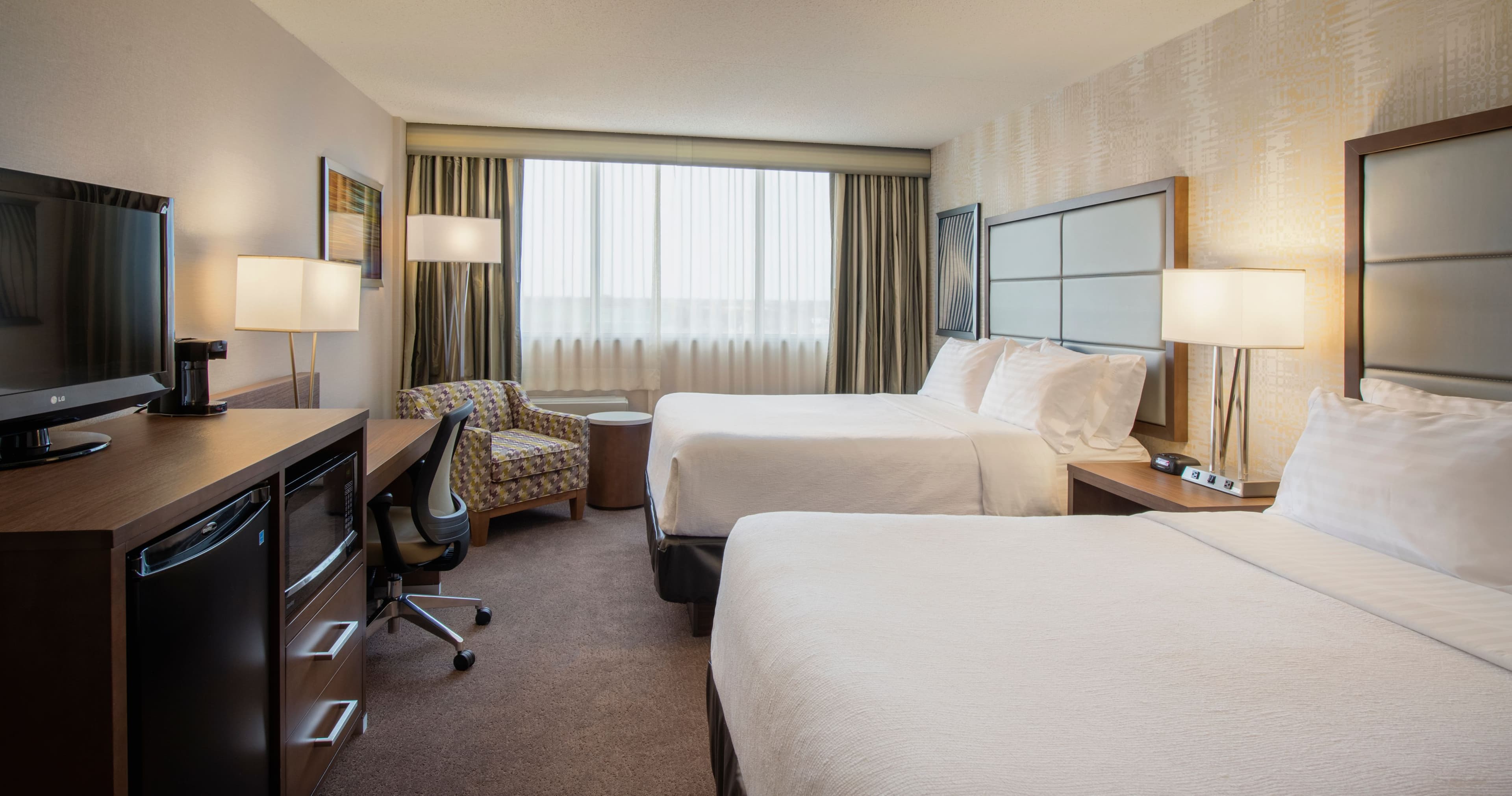 Holiday Inn Winnipeg-South - Image 4