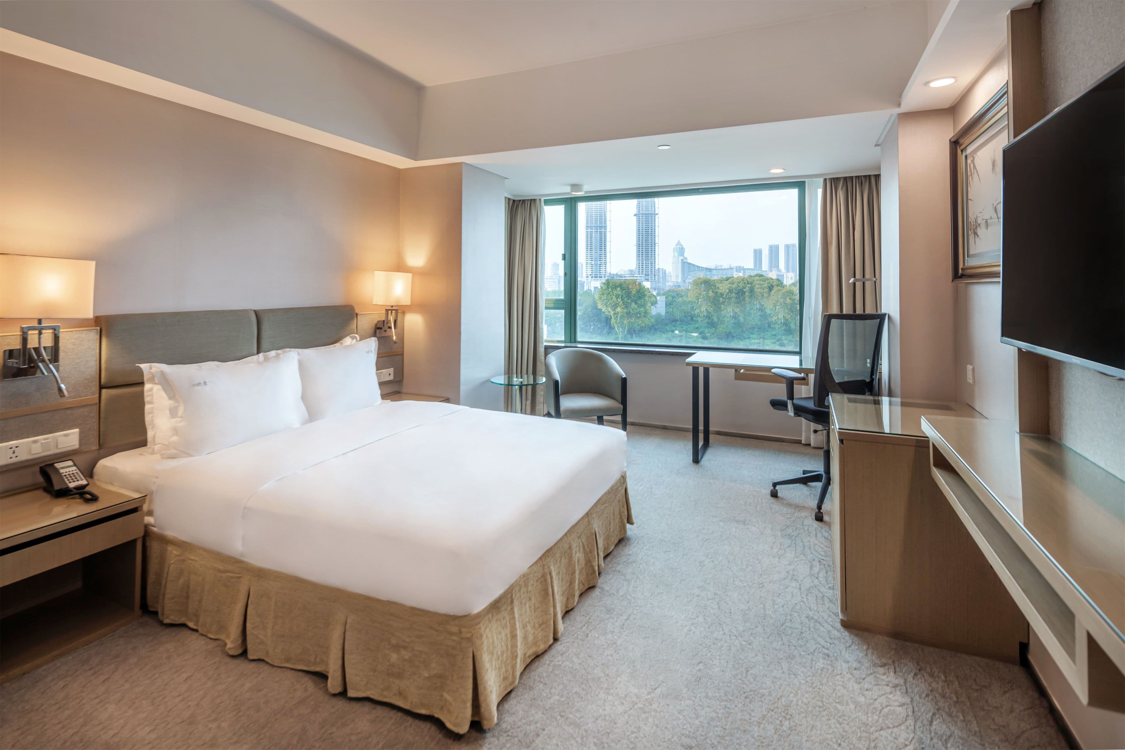 Holiday Inn Wuhan Riverside — 10