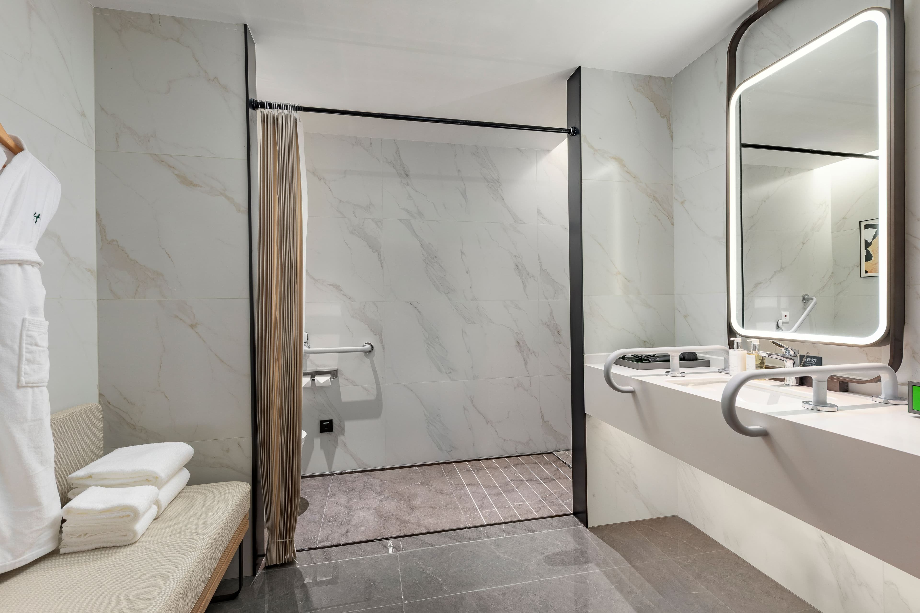 Holiday Inn Xianyang Shuangzhao Lake — 8