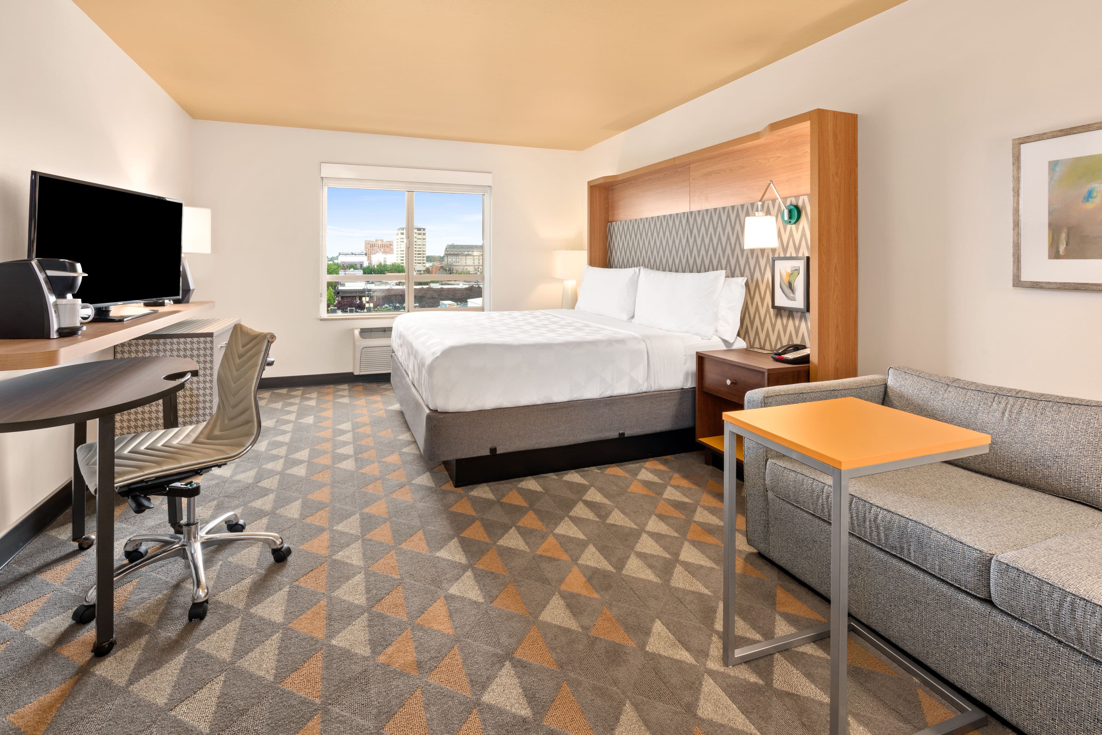 Holiday Inn Yakima — 8