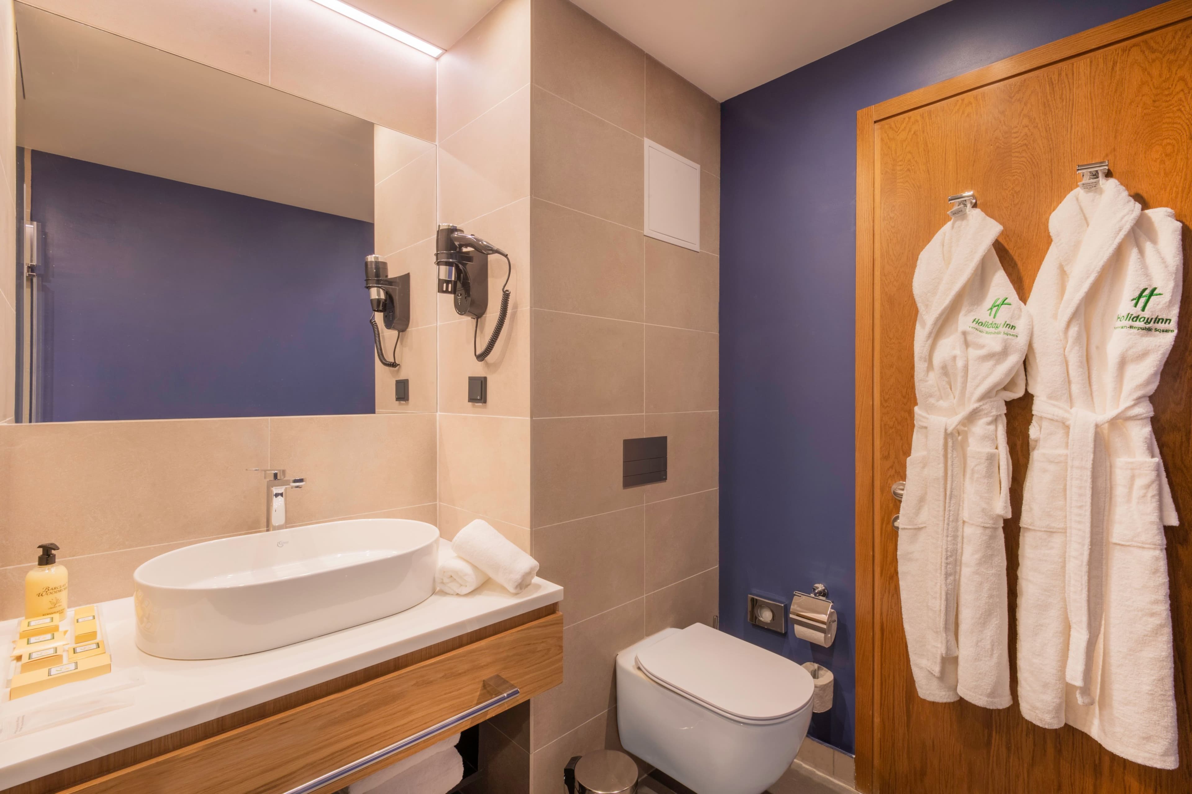 Standard Room - Image 8