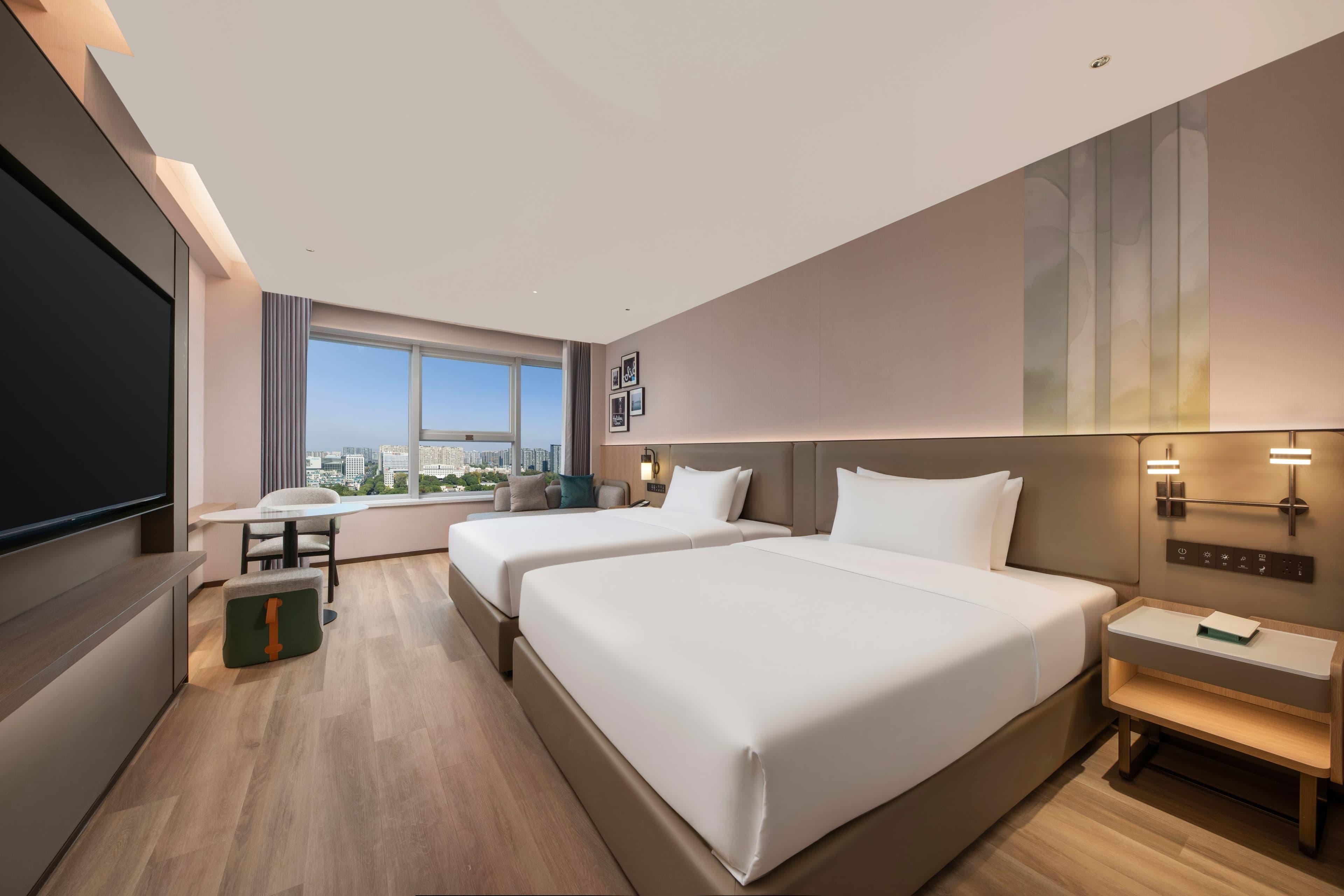 Holiday Inn Yiwu Center — 12