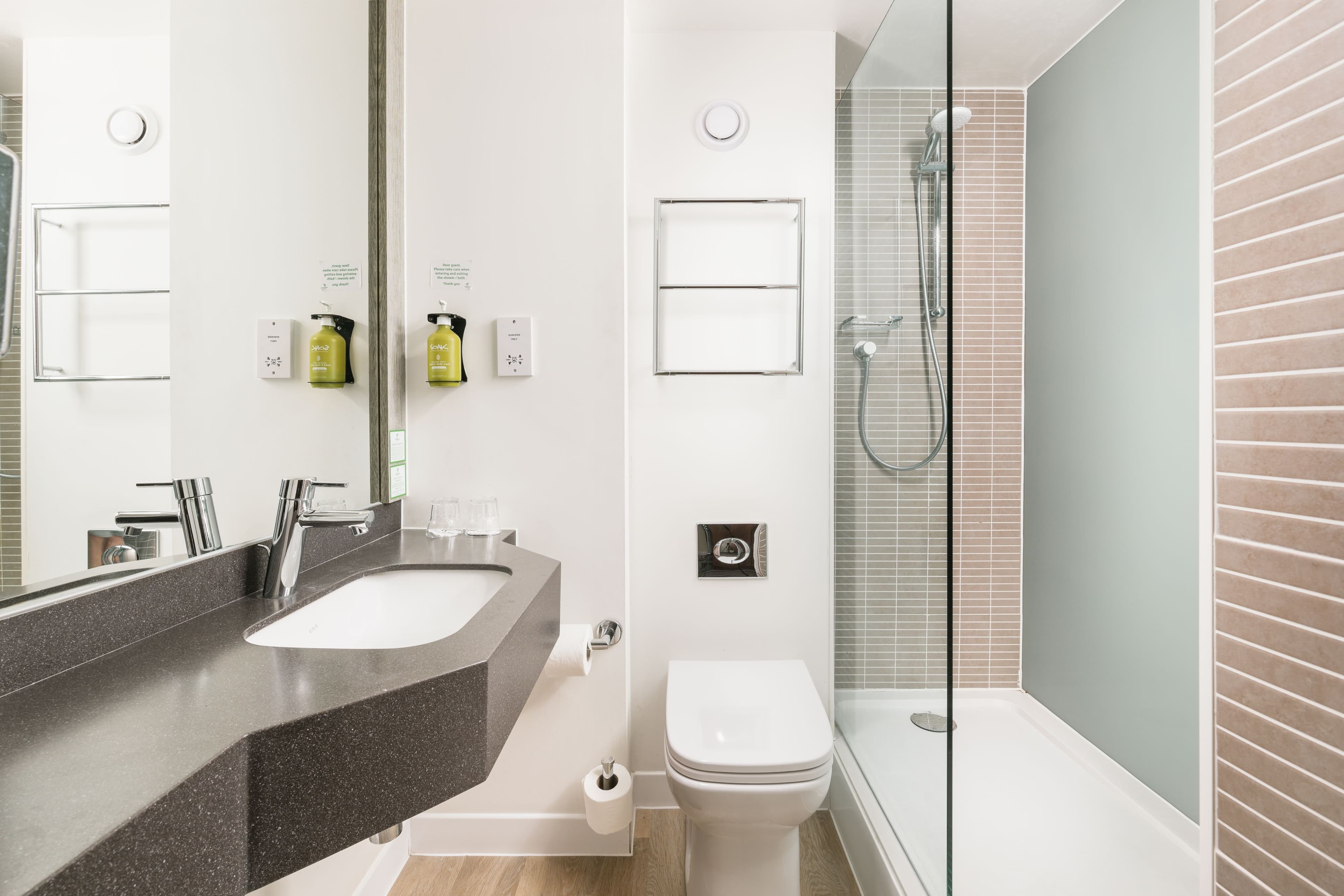 Holiday Inn York - Image 4