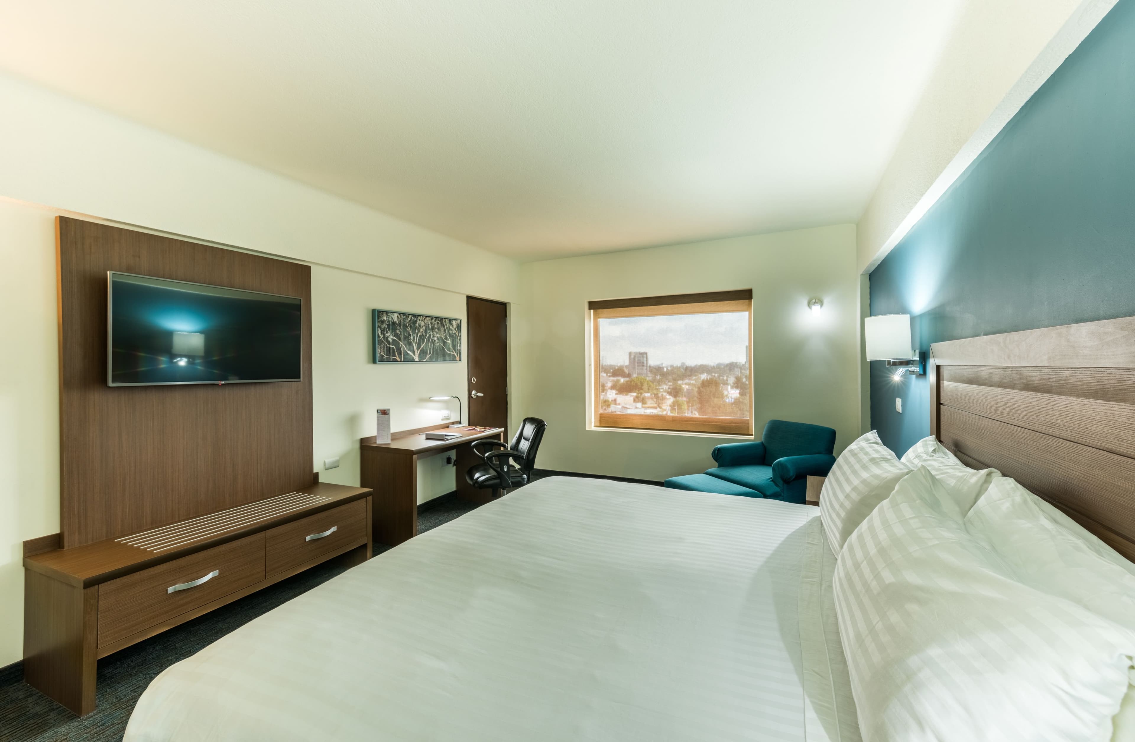 Holiday Inn Guadalajara Expo — 6