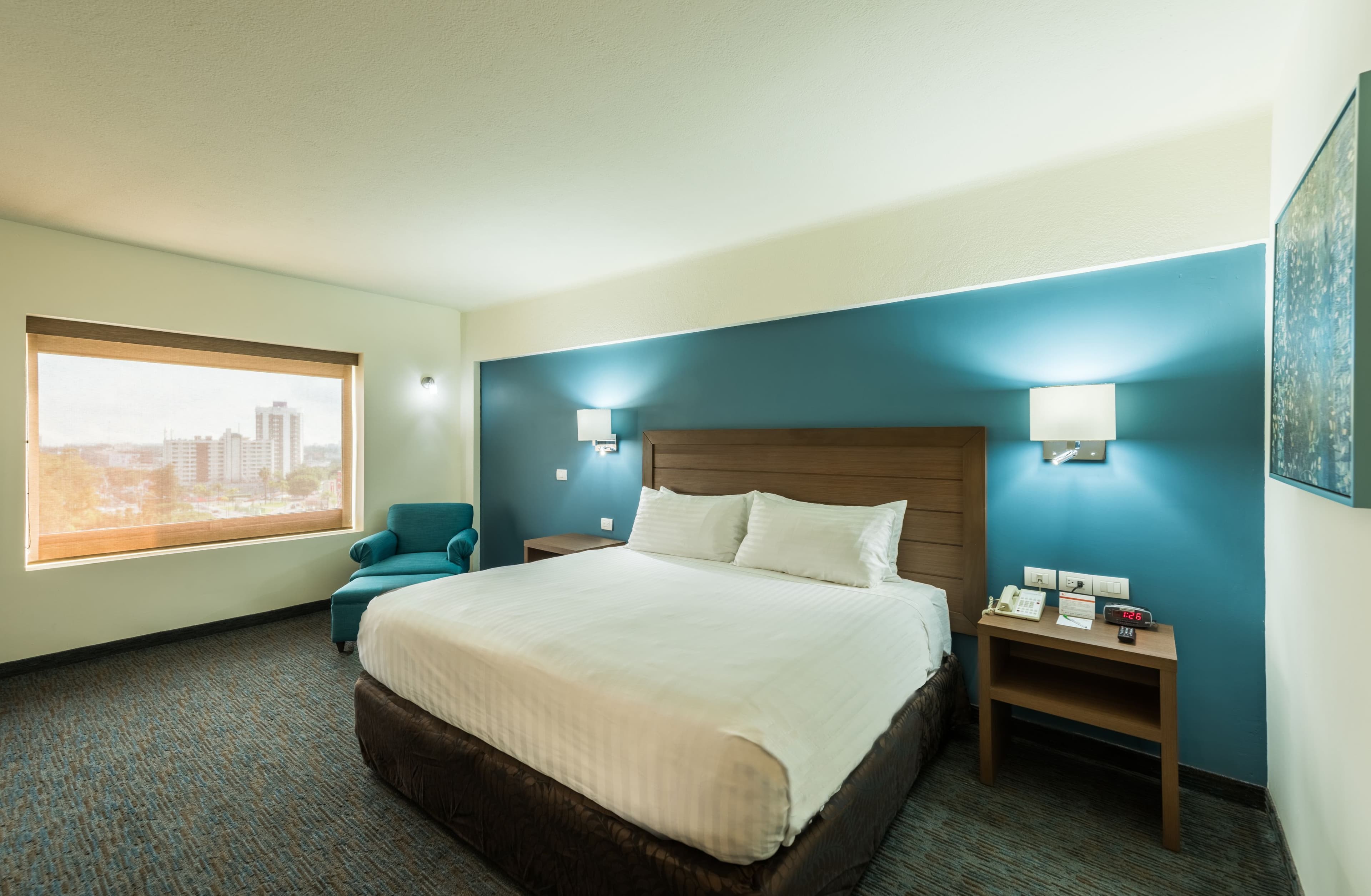 Holiday Inn Guadalajara Expo - Image 2