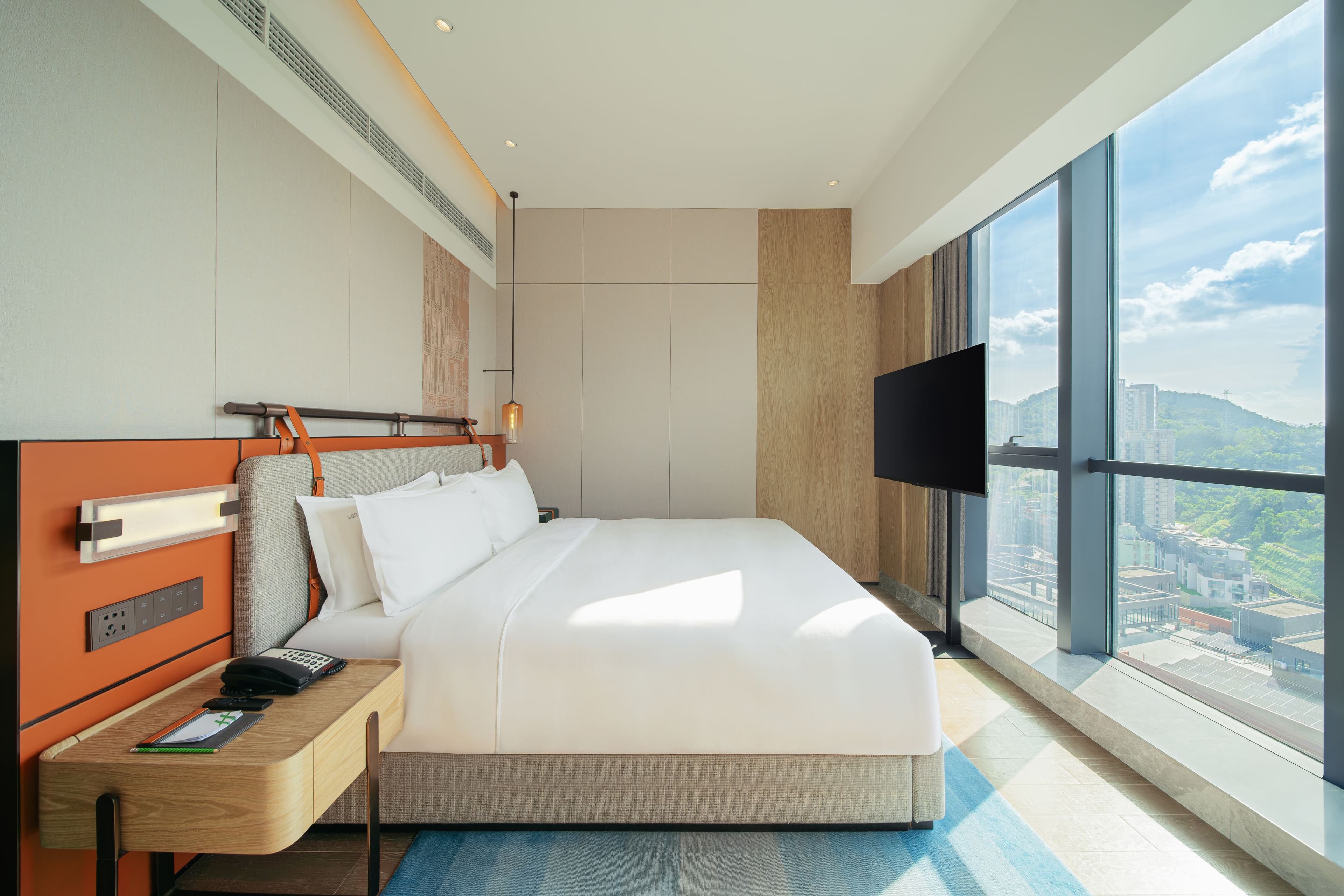 Holiday Inn Zhuhai City Center — 14