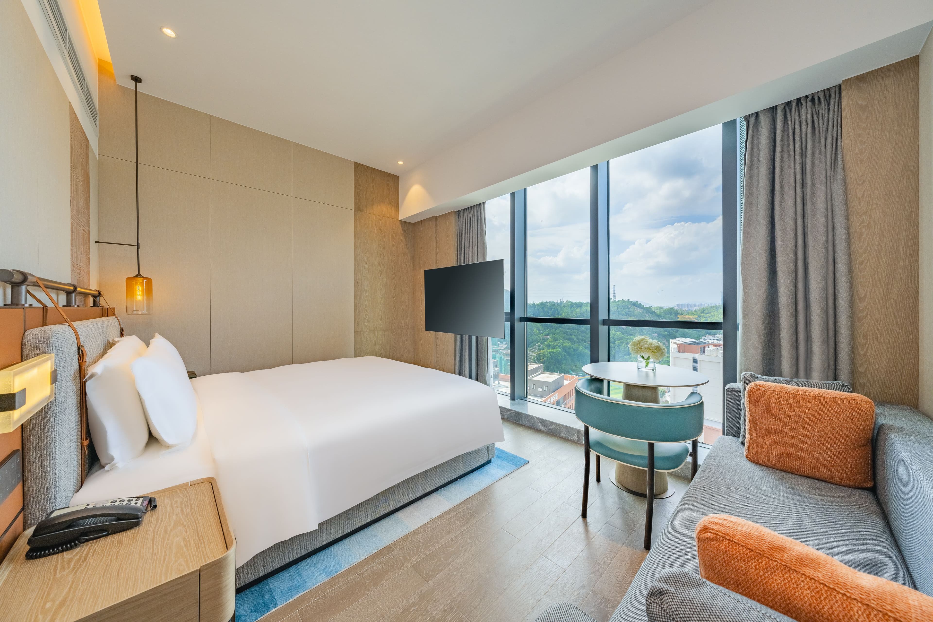 Holiday Inn Zhuhai City Center - Image 4