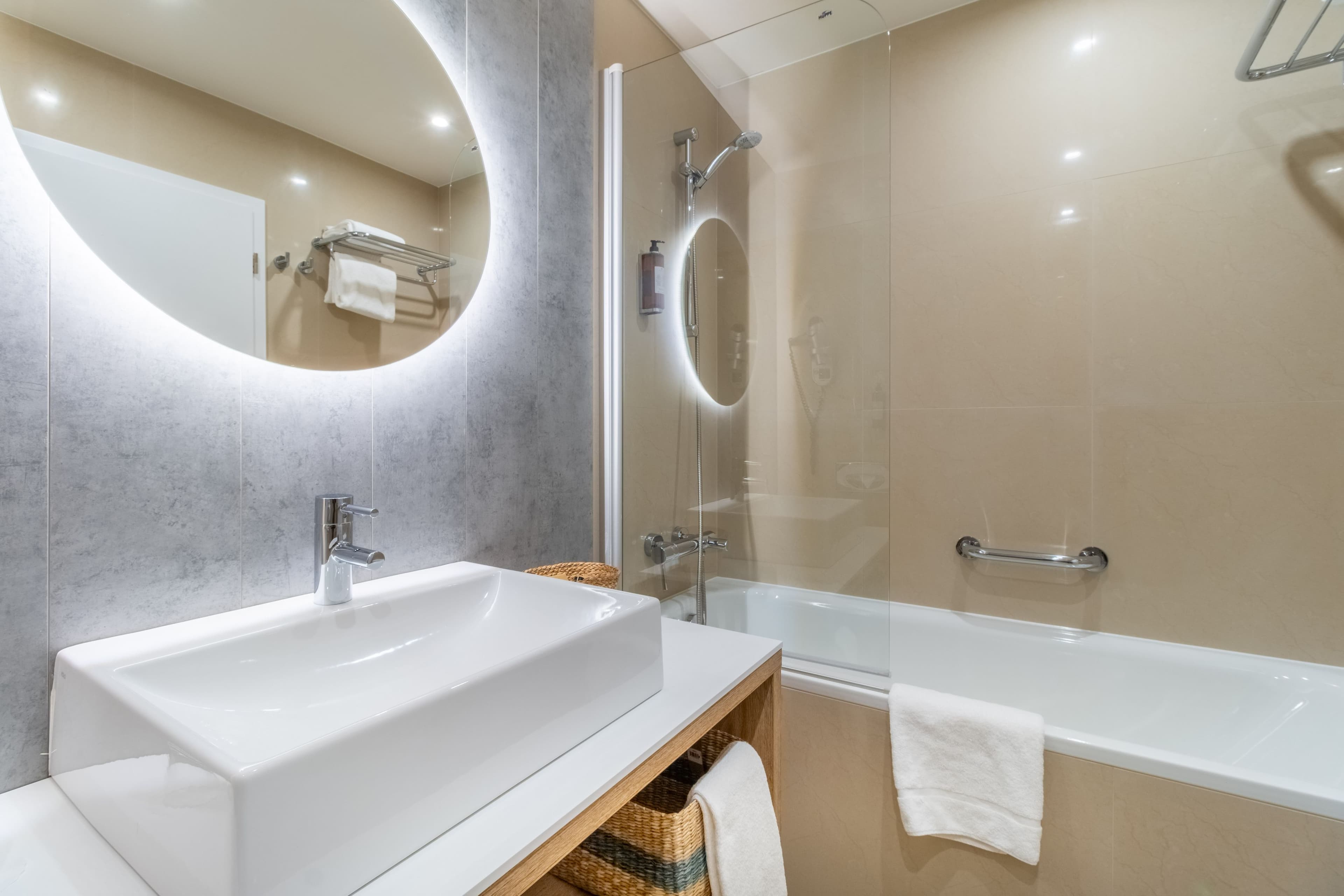 Holiday Inn Zilina - Image 2