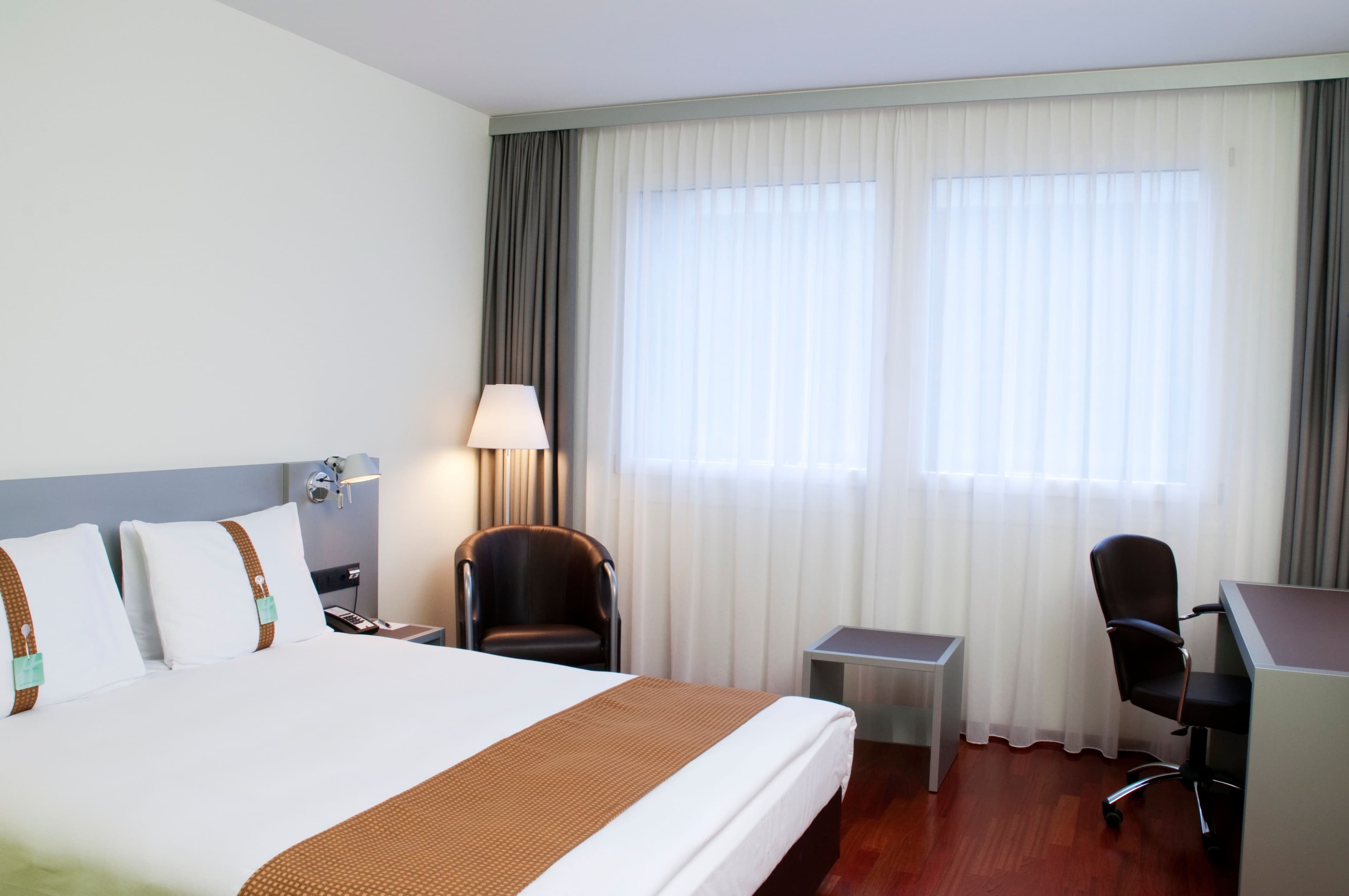 Holiday Inn Zürich - Messe - Image 3