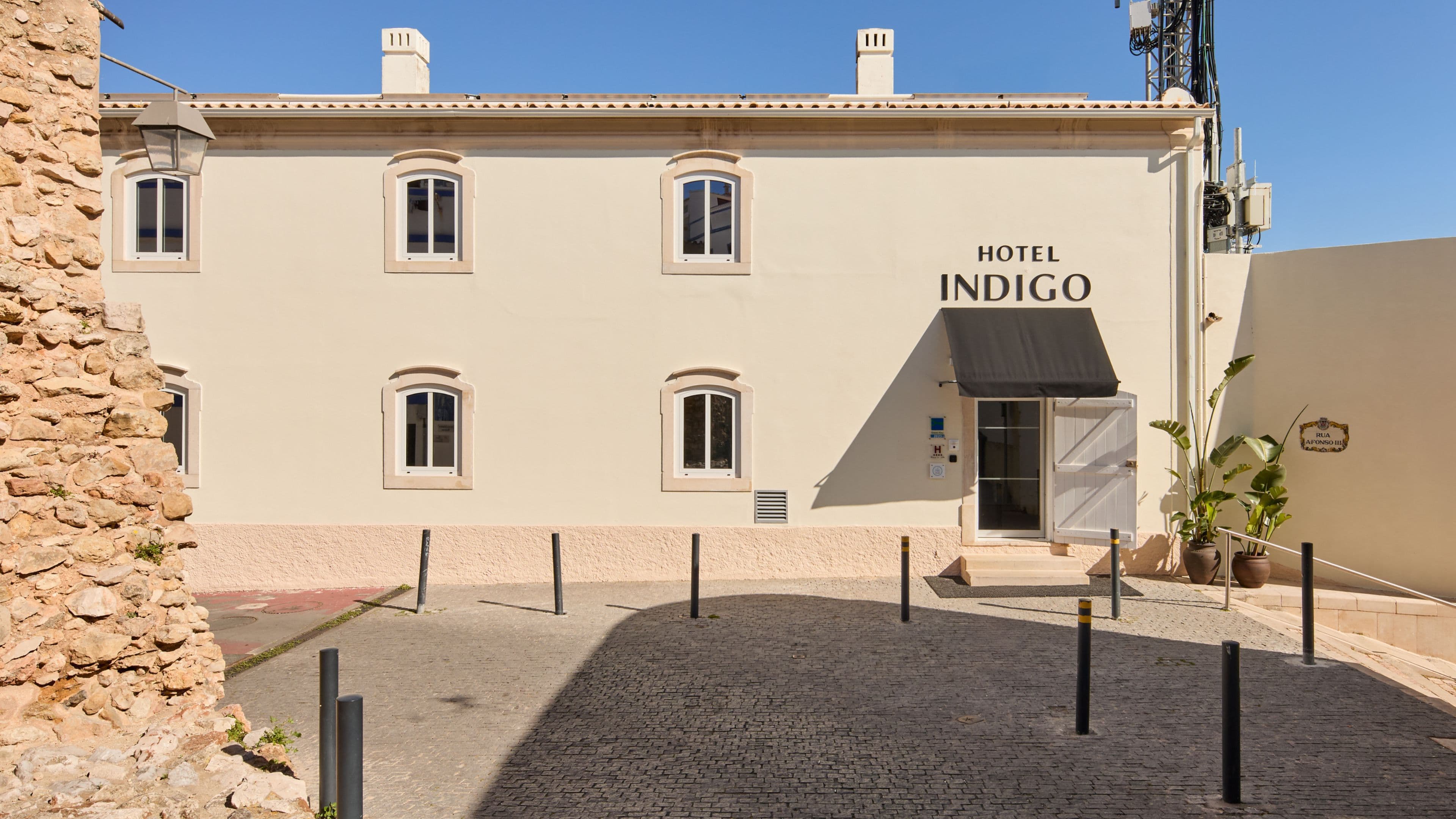 Hotel Indigo Albufeira - Image 1