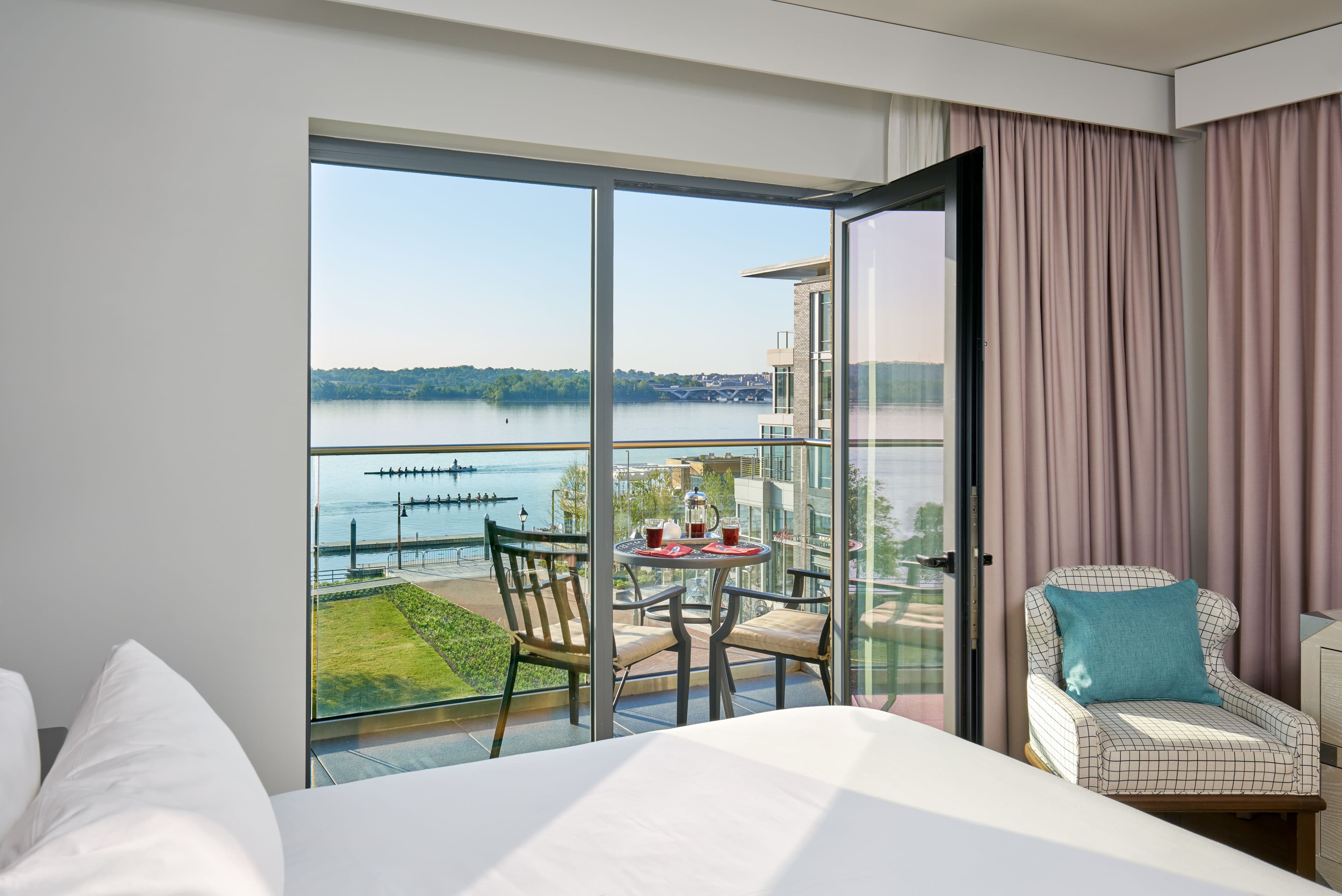 Hotel Indigo Old Town Alexandria — 42