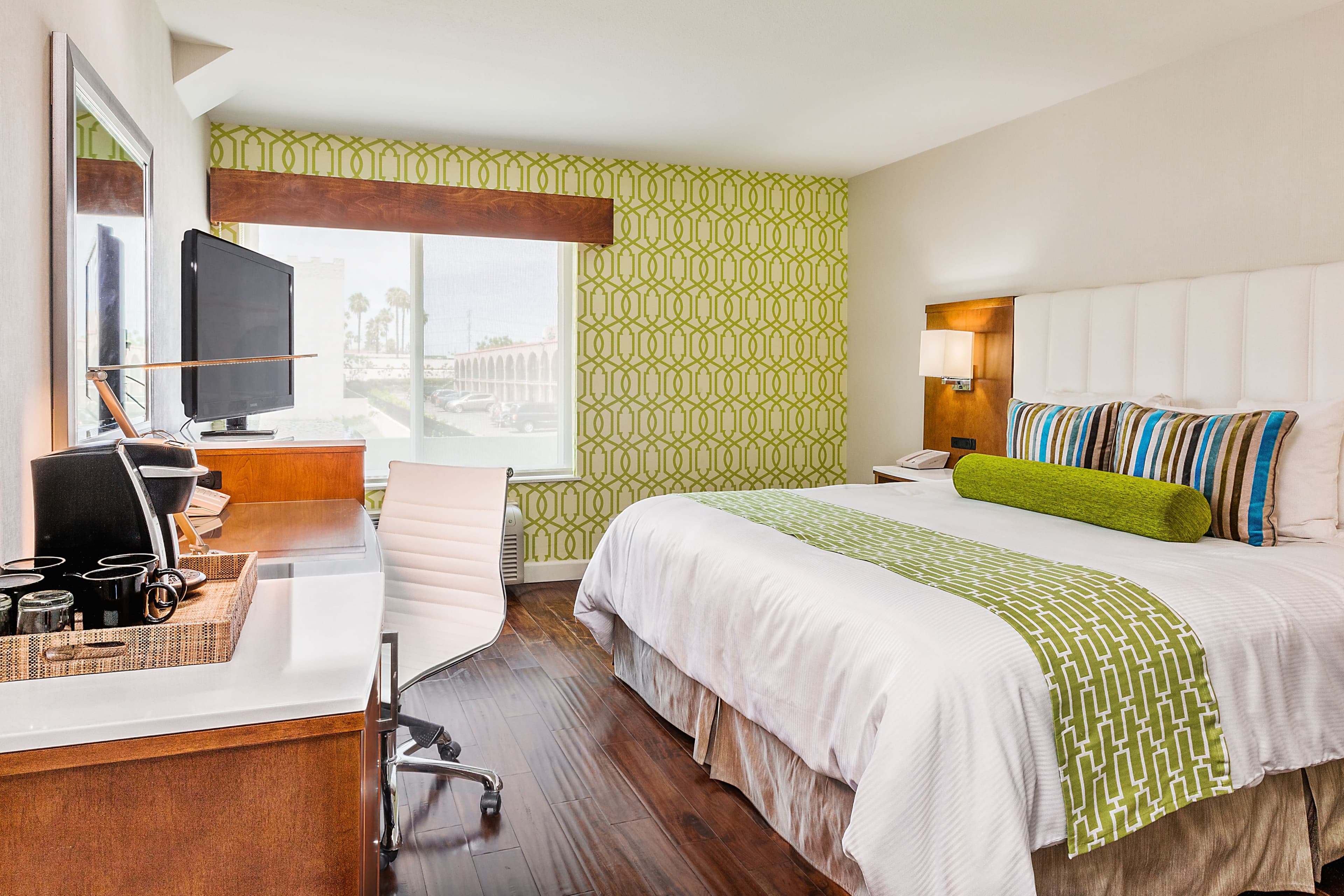 Hotel Indigo Anaheim - Image 2