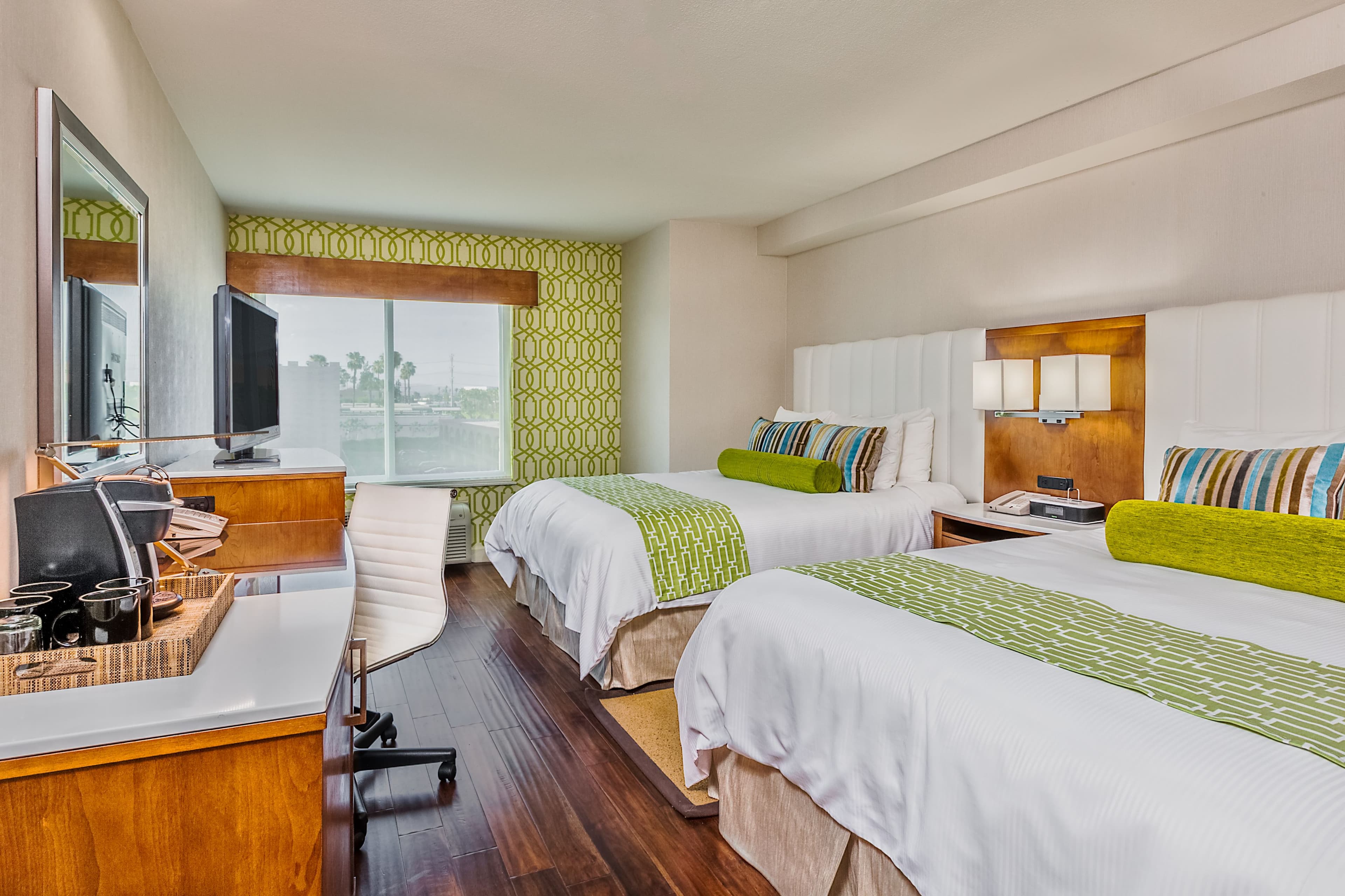 Hotel Indigo Anaheim — 8