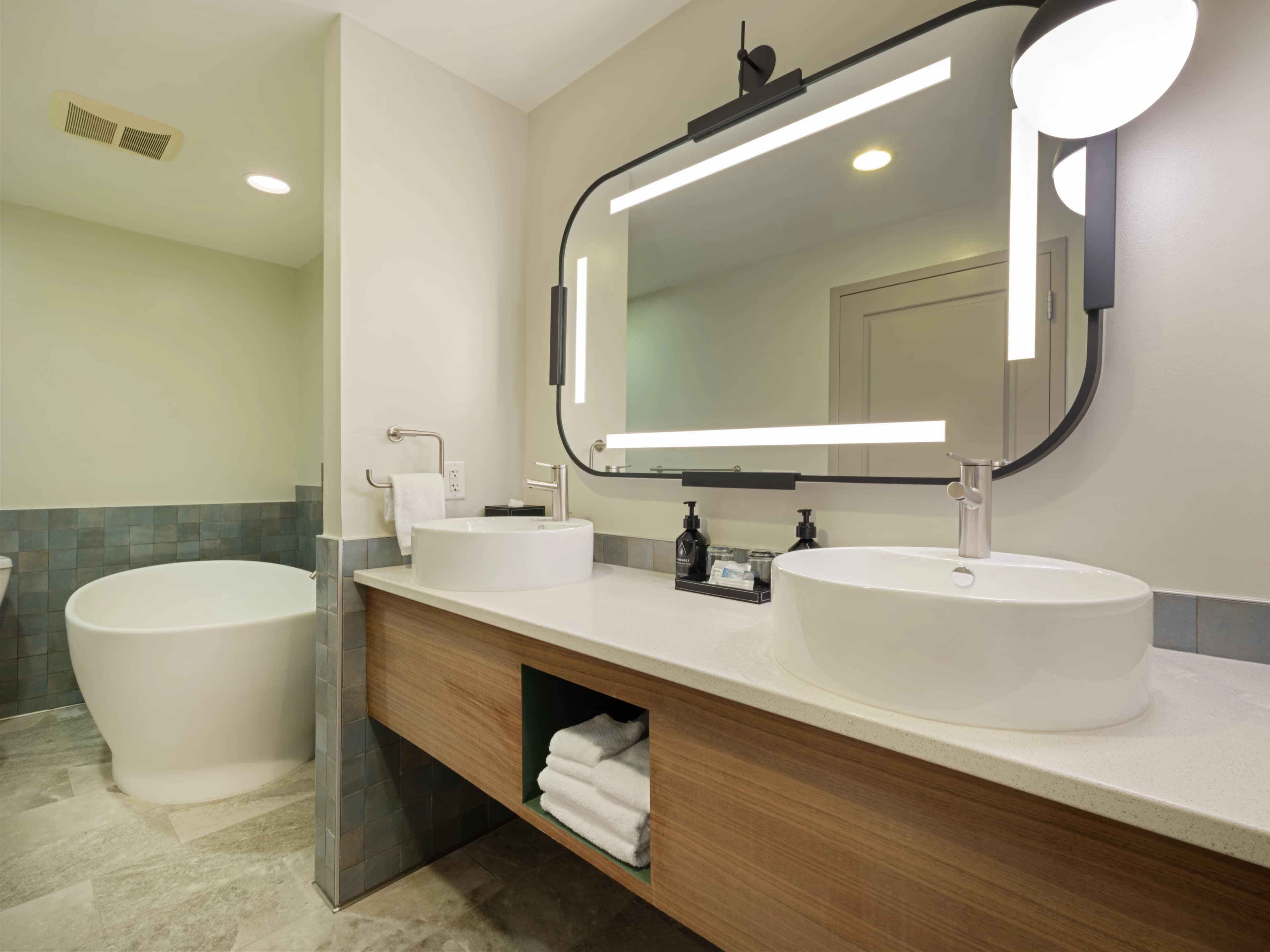 Hotel Indigo Asheville Downtown — 14
