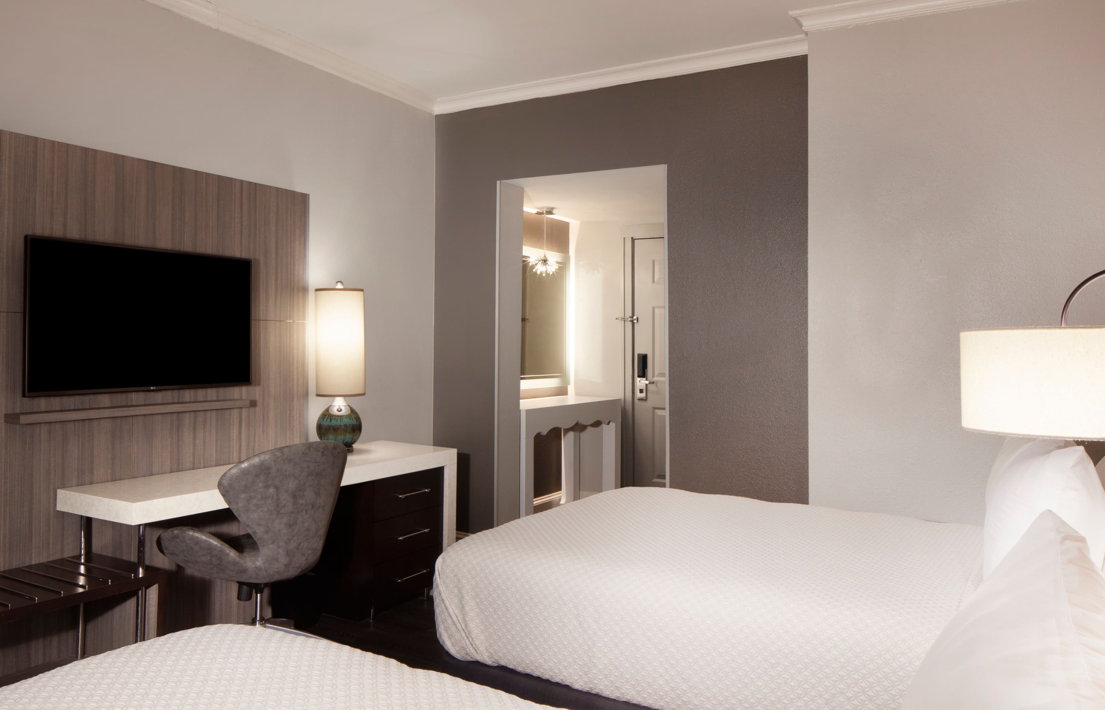 Hotel Indigo Atlanta Midtown - Image 4