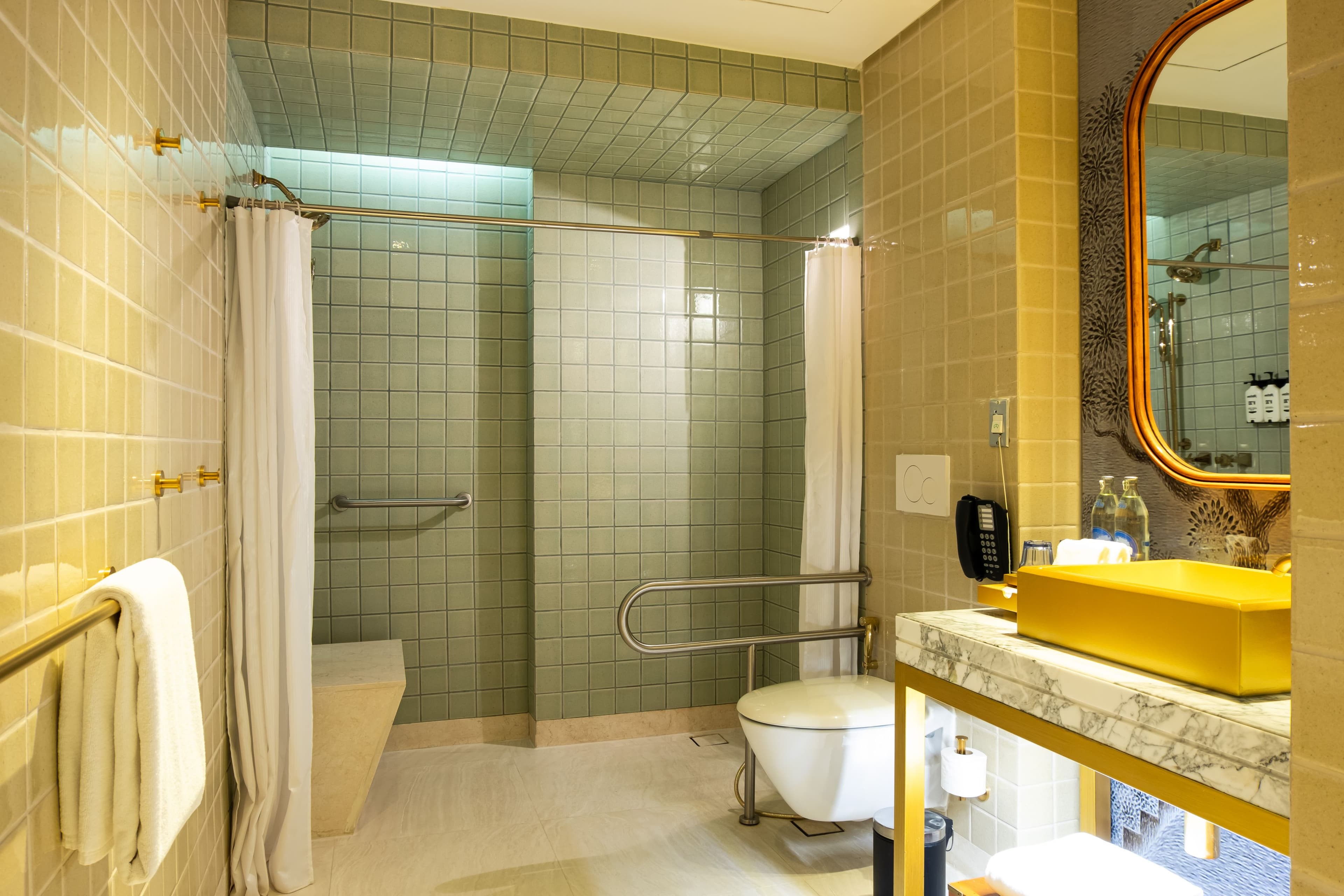 Hotel Indigo Bangkok Wireless Road — 11