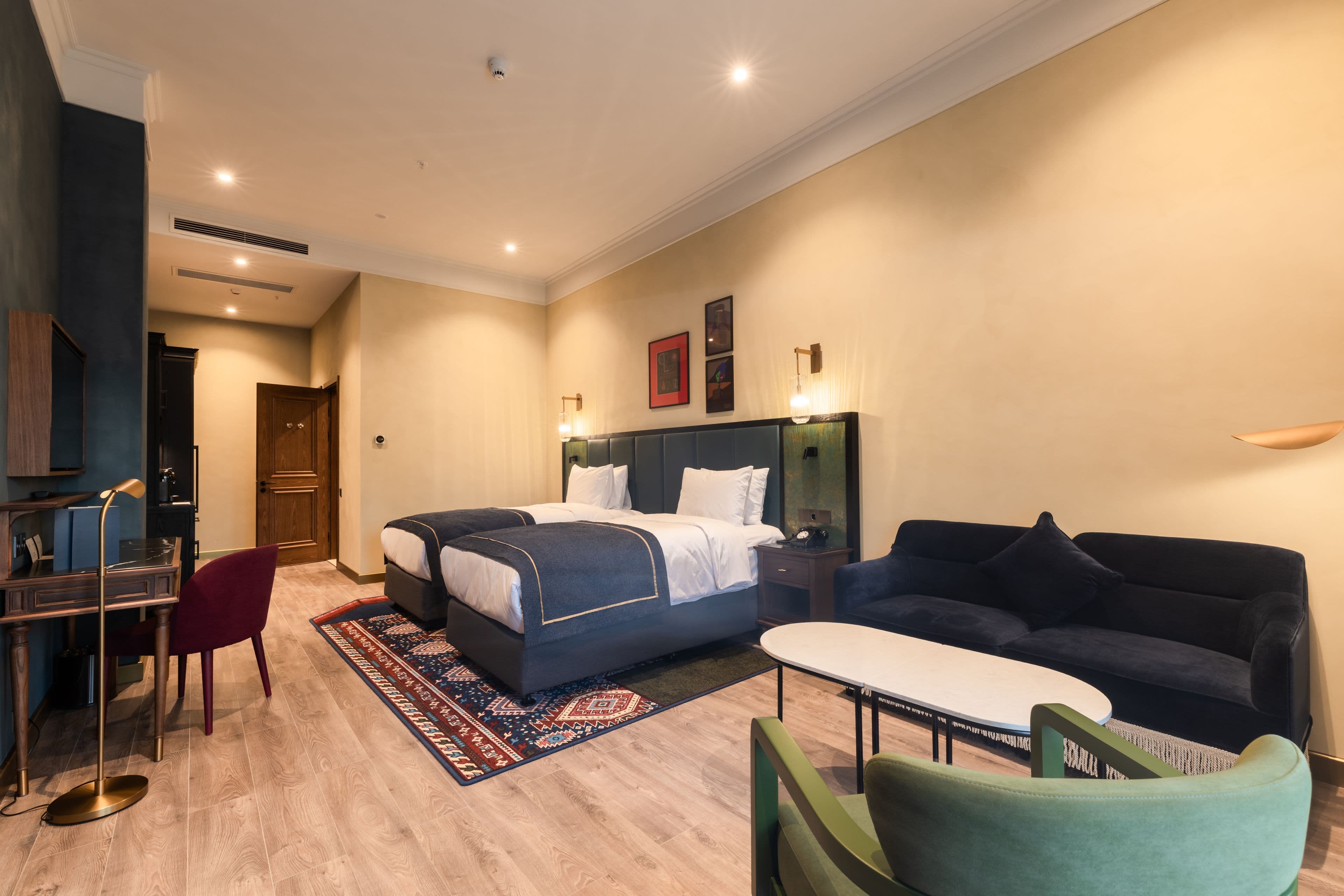 Hotel Indigo Batumi - Old Town — 26
