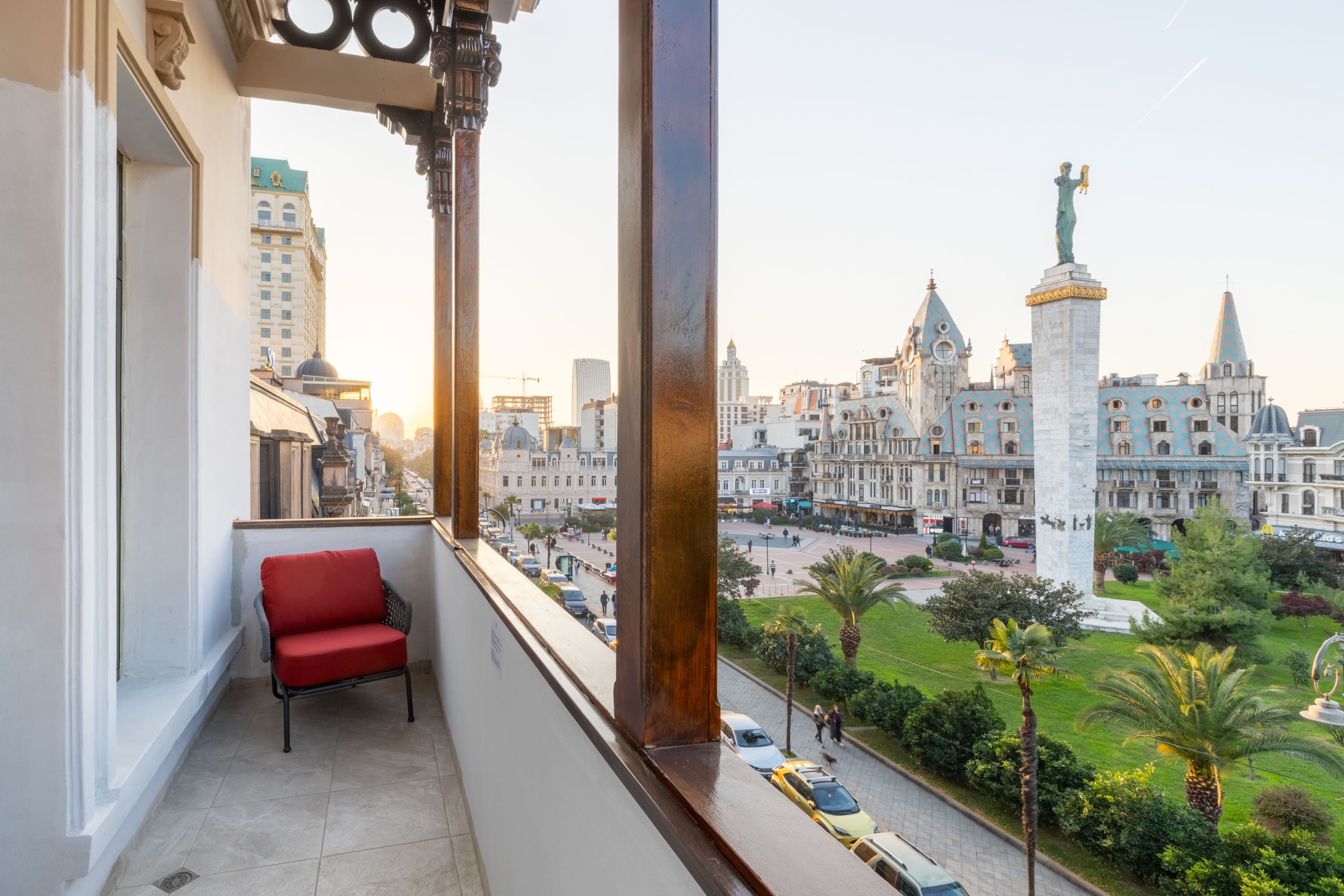 Hotel Indigo Batumi - Old Town — 29
