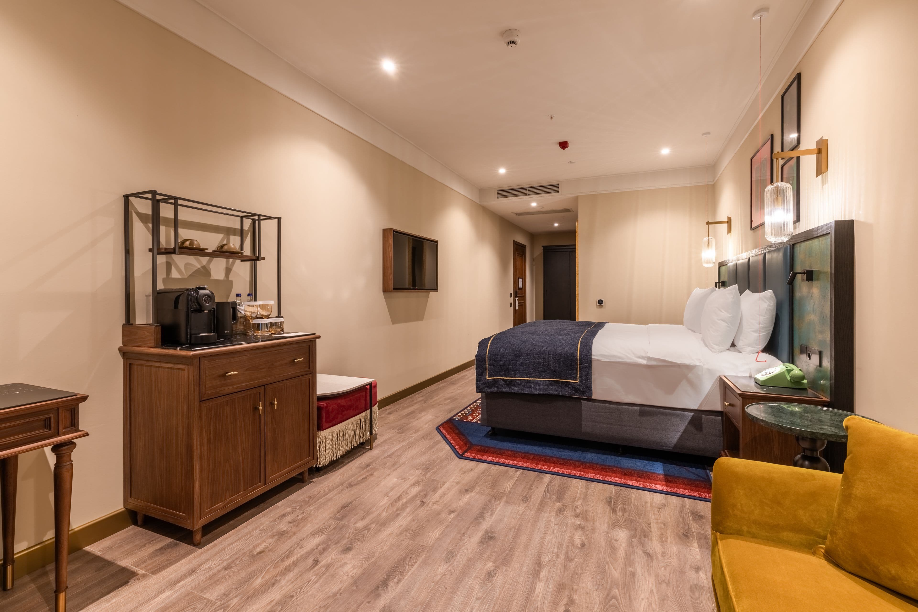 Hotel Indigo Batumi - Old Town - Image 3
