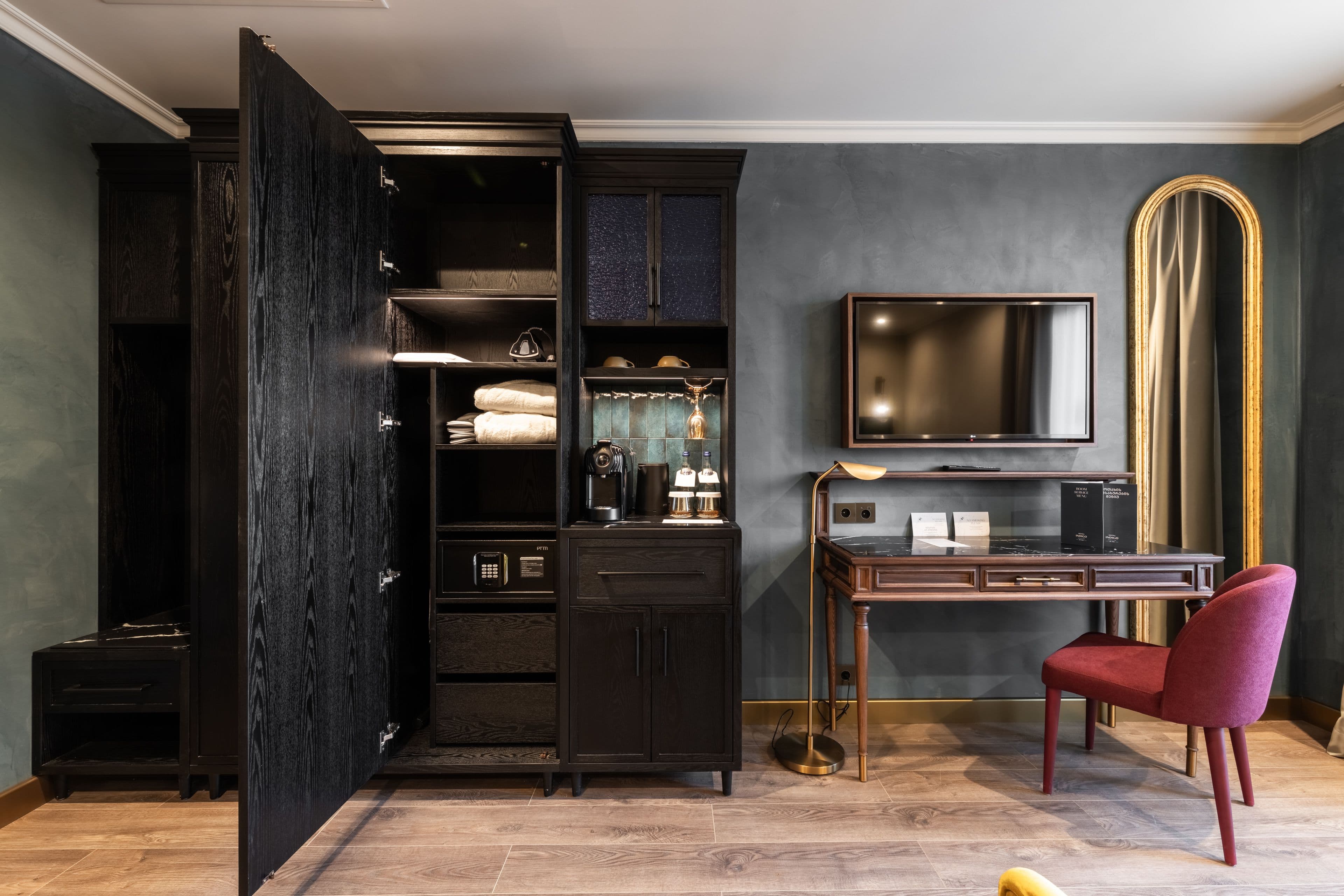 Hotel Indigo Batumi - Old Town — 21
