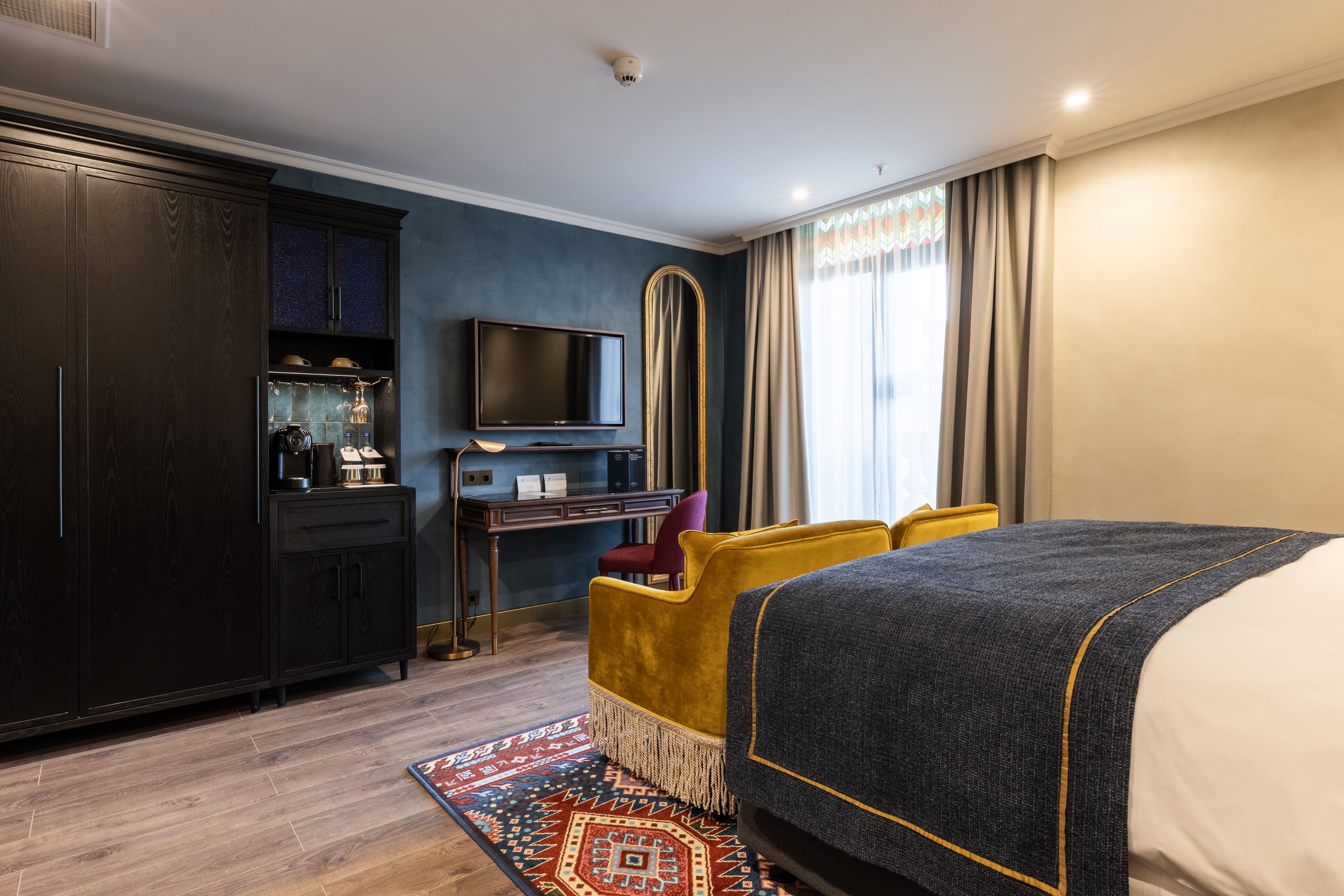 Hotel Indigo Batumi - Old Town — 19