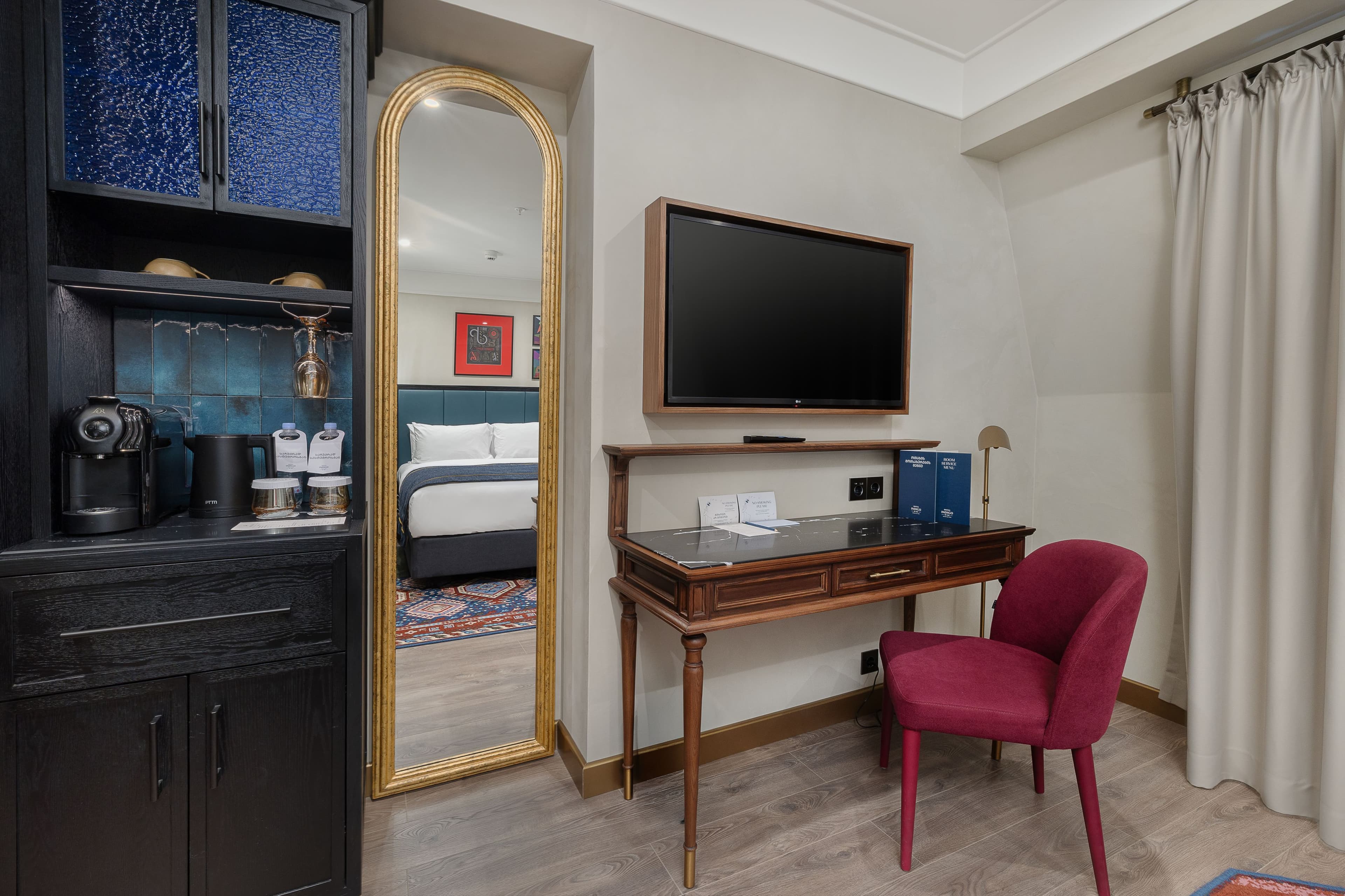 Hotel Indigo Batumi - Old Town — 22