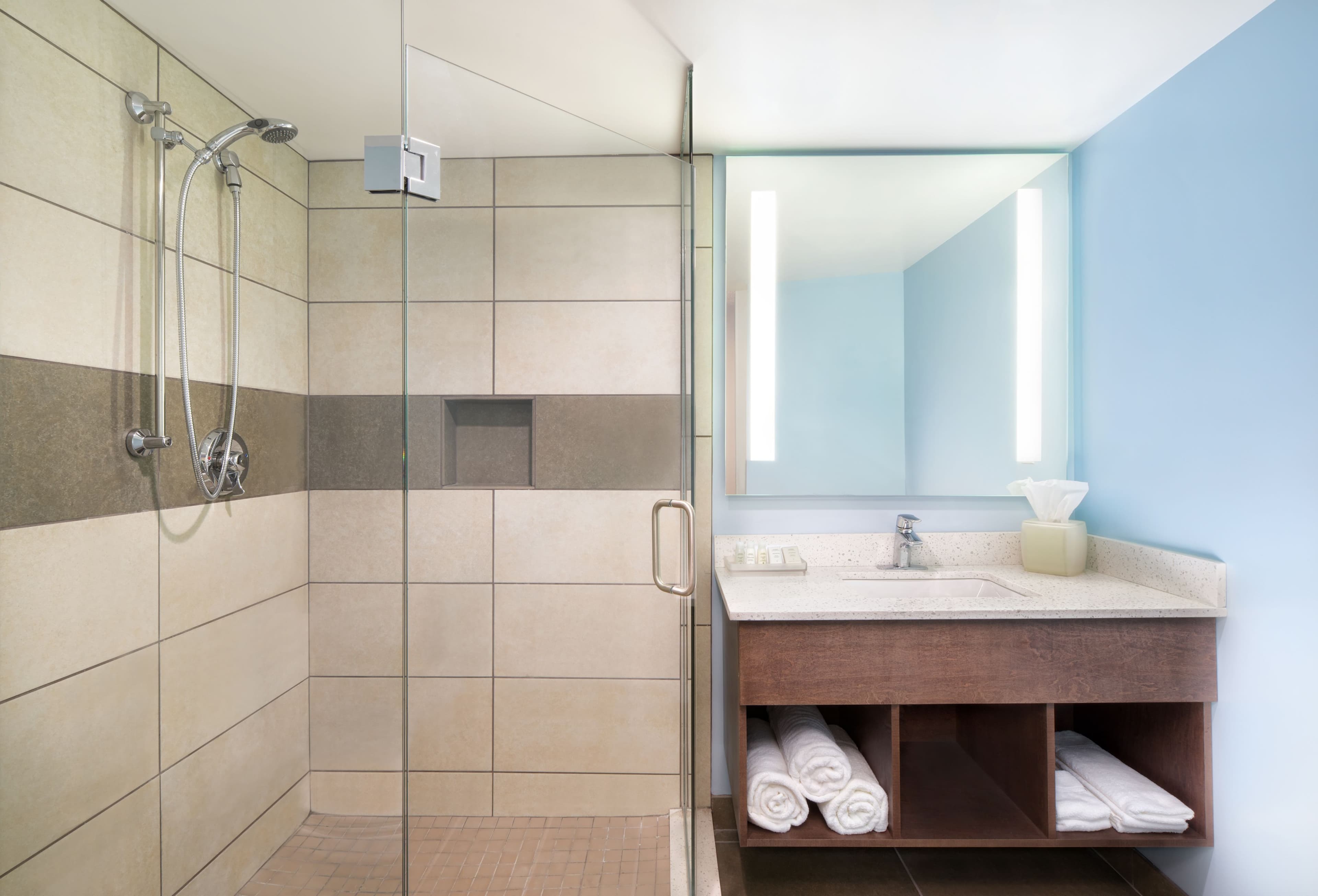 Hotel Indigo Cleveland-Beachwood - Image 5