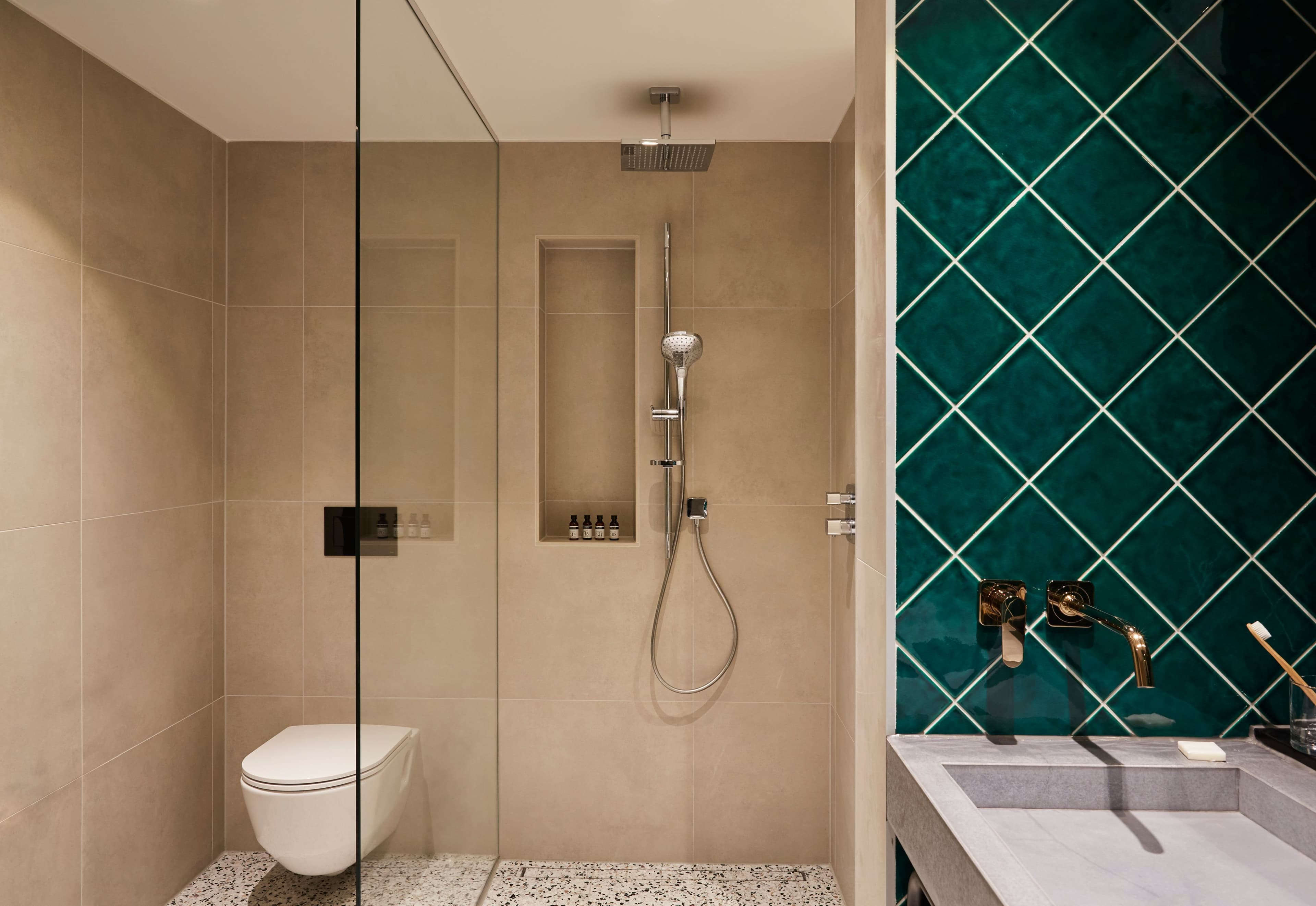 Standard Room - Image 7