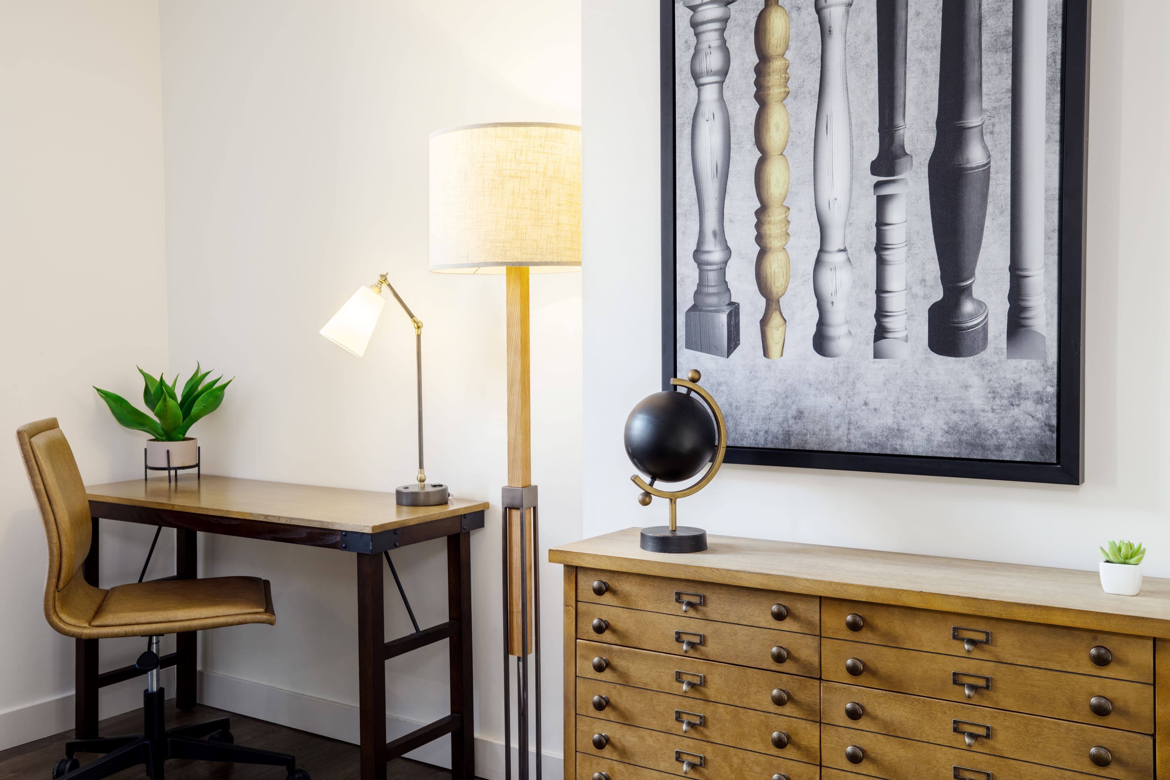 1 King Standard - Image 4