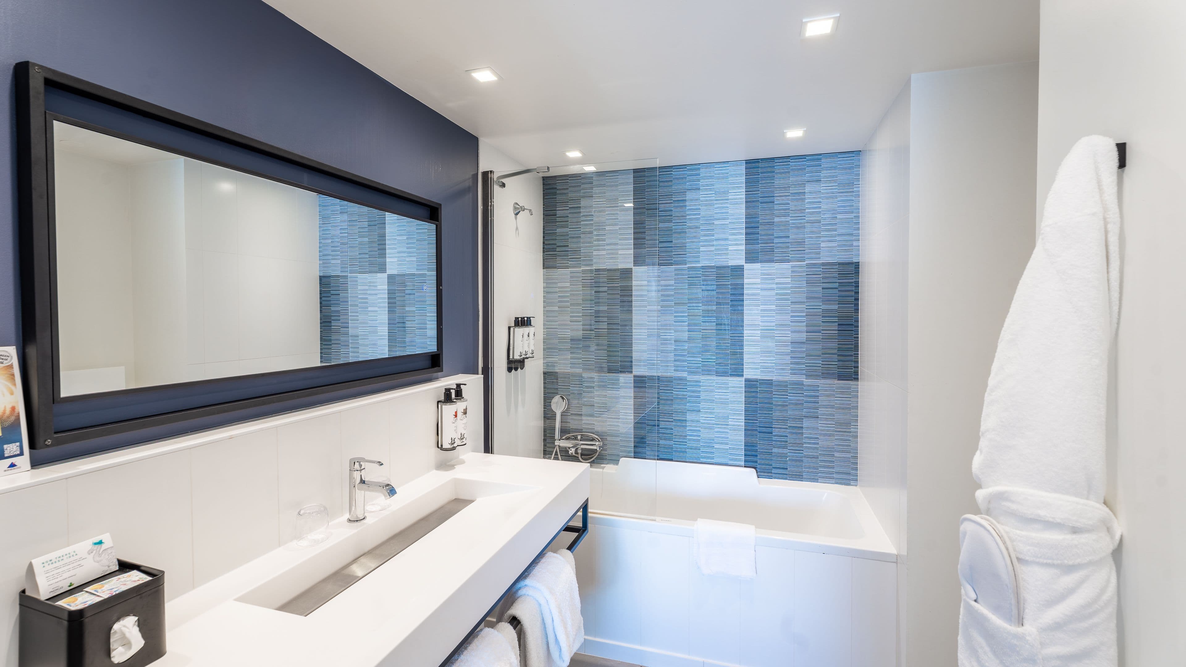 Hotel Indigo Cagnes-sur-Mer — 17