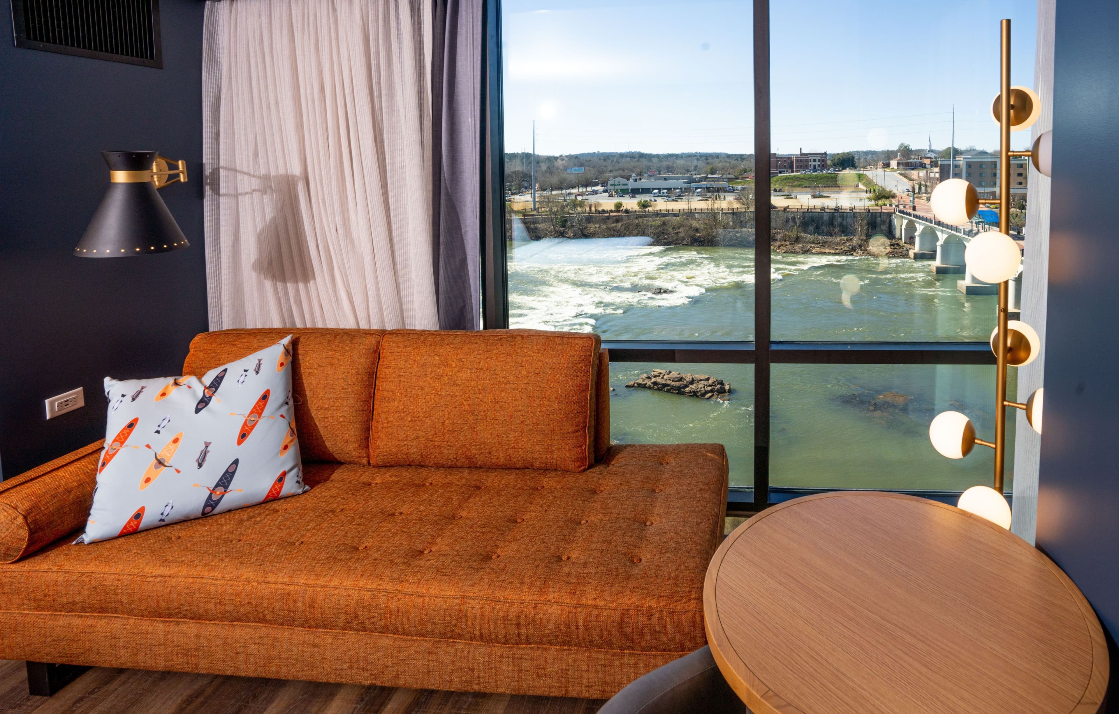Hotel Indigo Columbus at Riverfront Place - Image 3