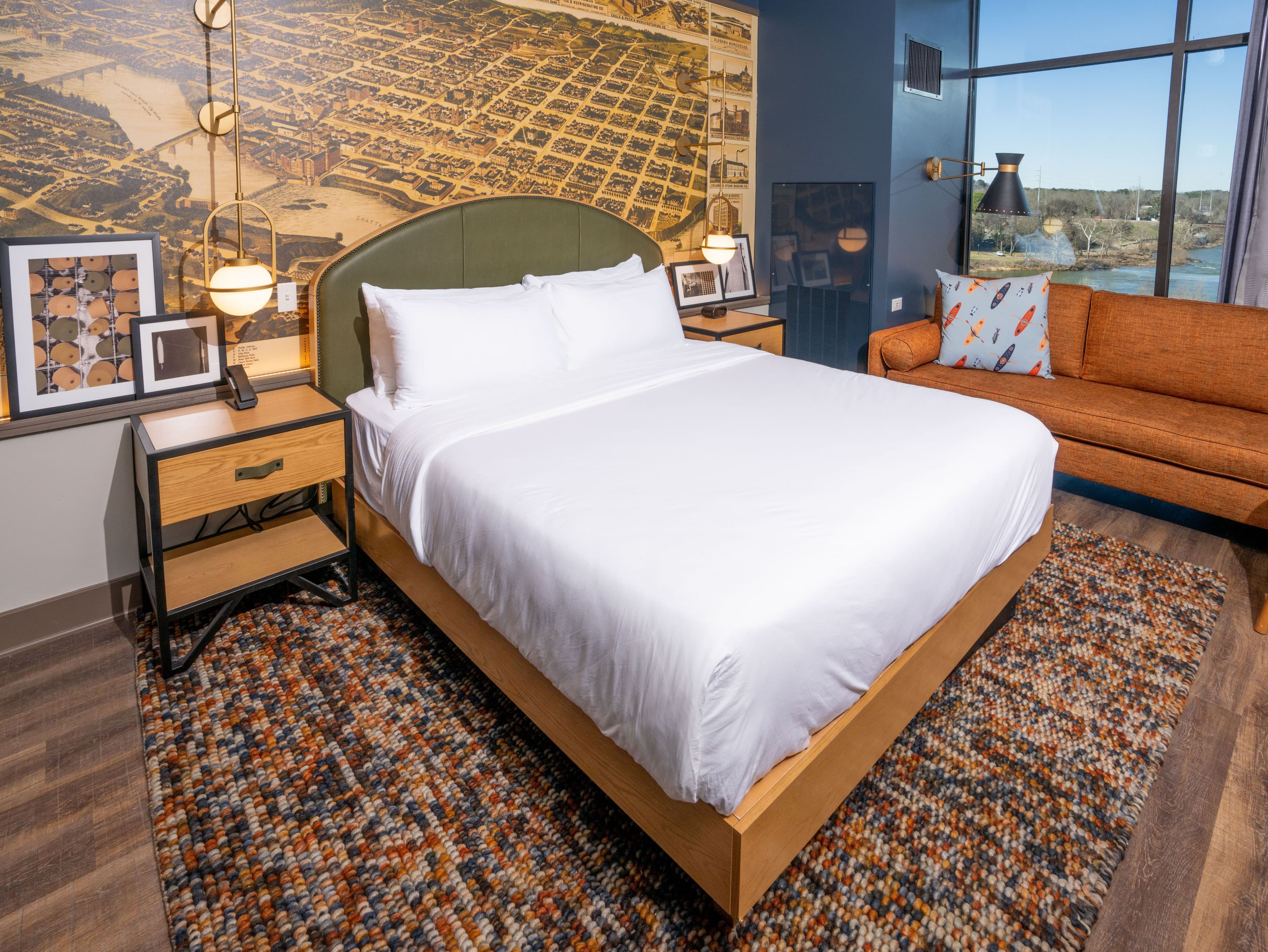 Hotel Indigo Columbus at Riverfront Place - Image 5