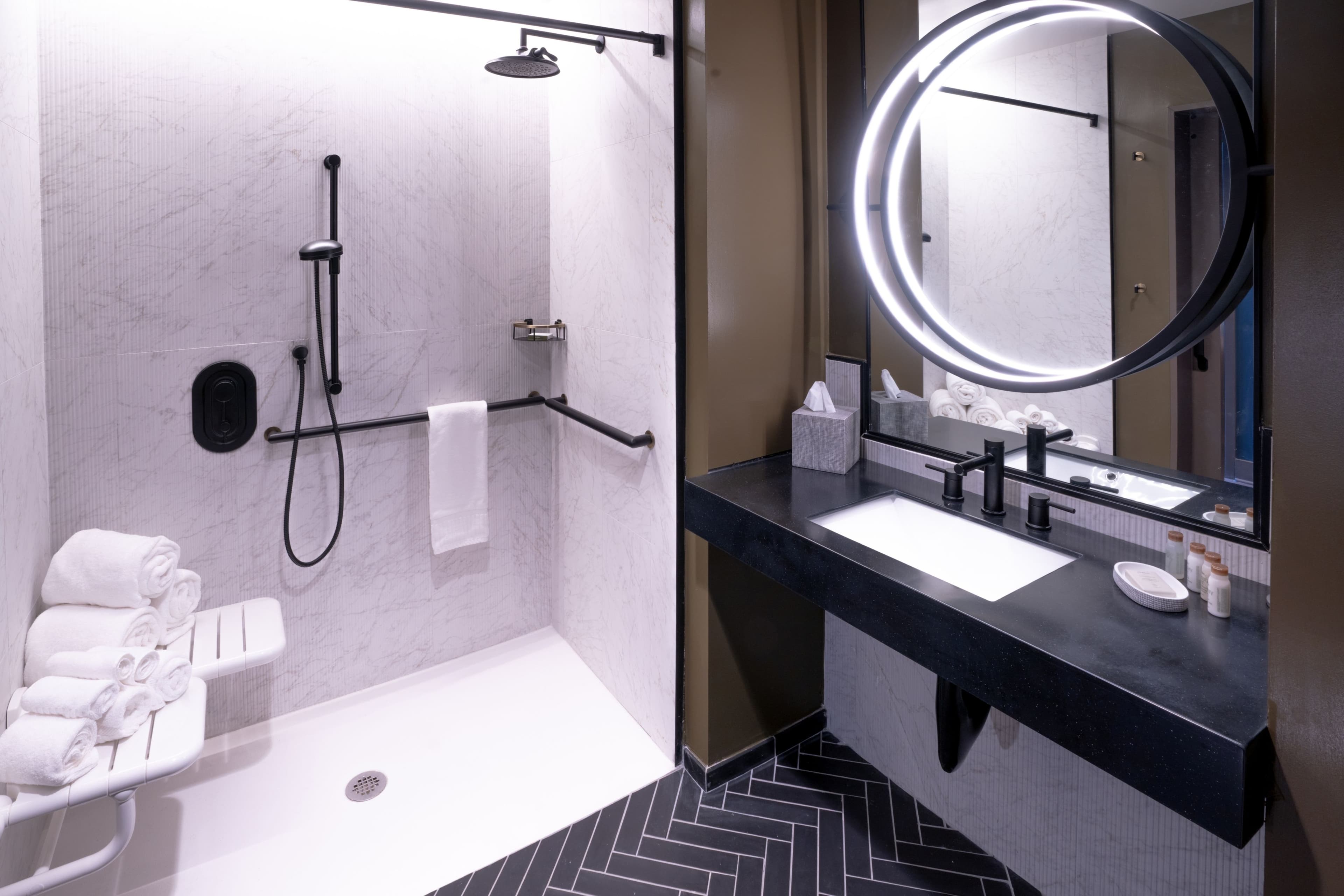 Hotel Indigo Columbus at Riverfront Place — 18